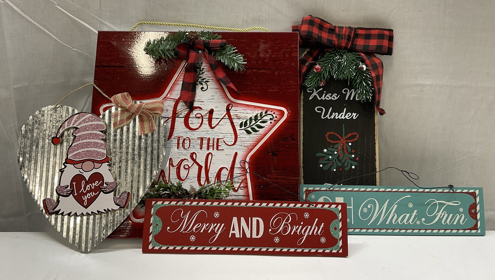 Lt 5 Wooden & Metal Holiday Signs (1 of 8)