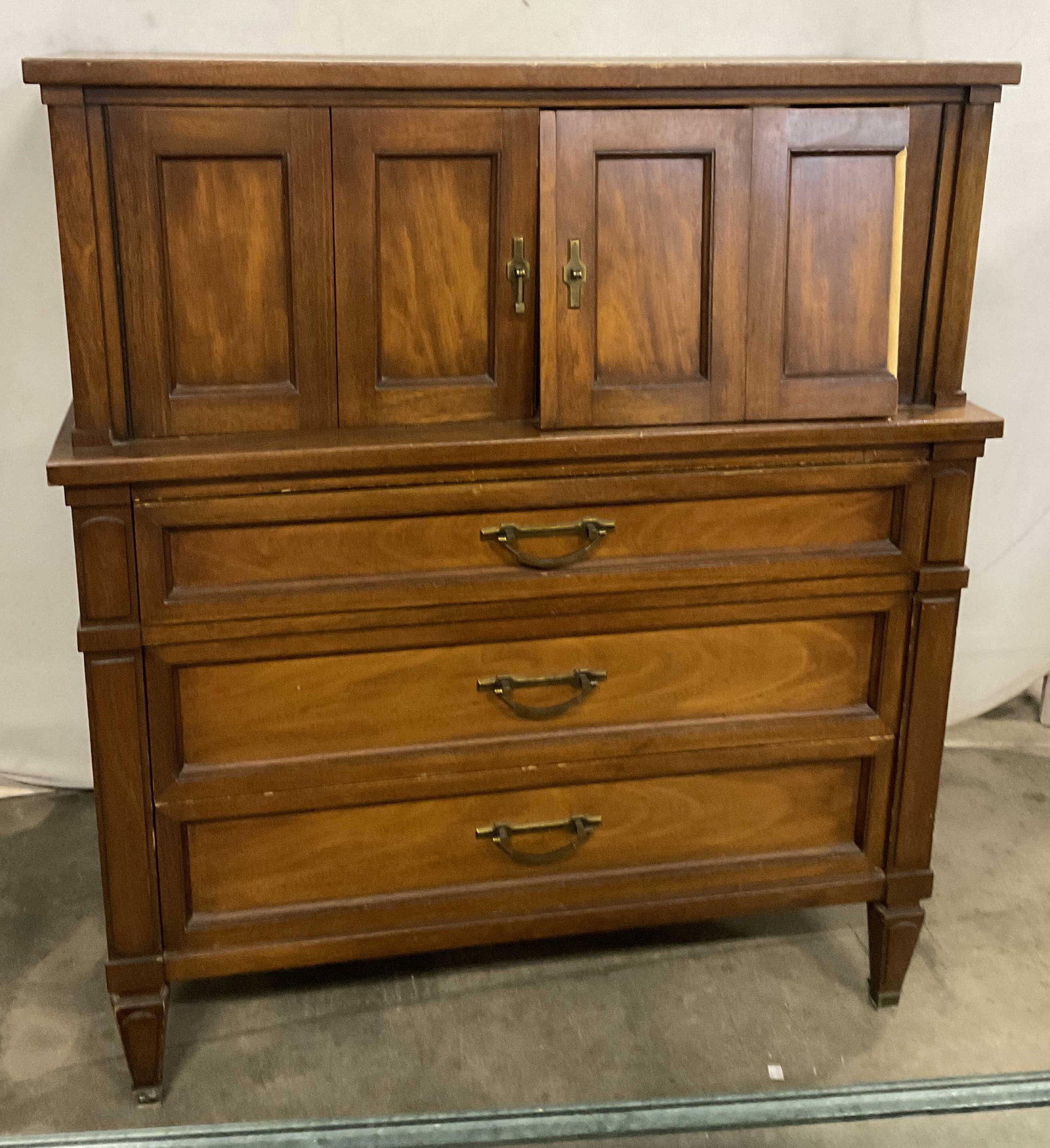 MCM White Furniture Co. Chest of Drawers (1 of 14)