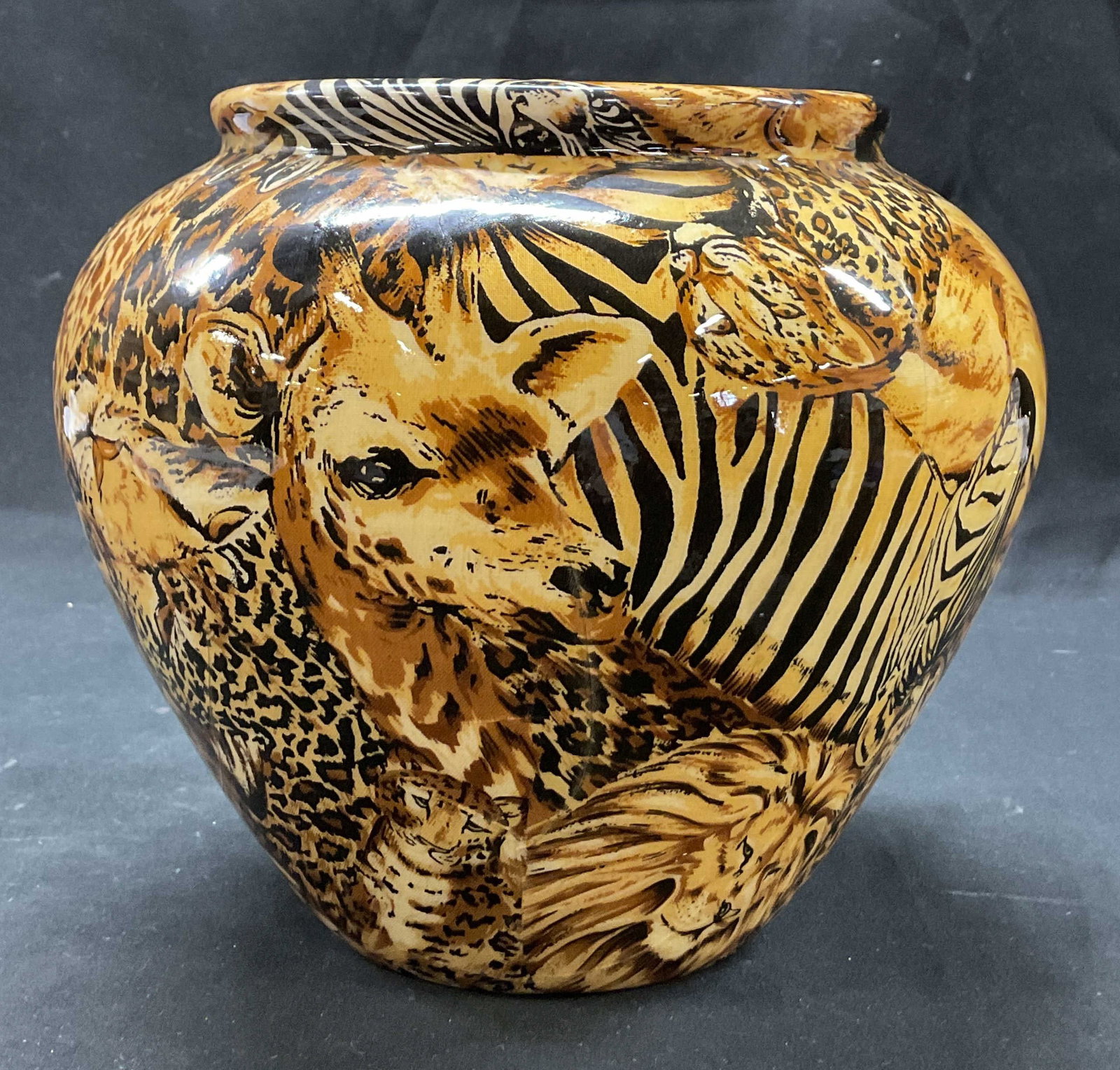La Vie Safari Collection Ceramic Urn Shaped Vase (1 of 7)