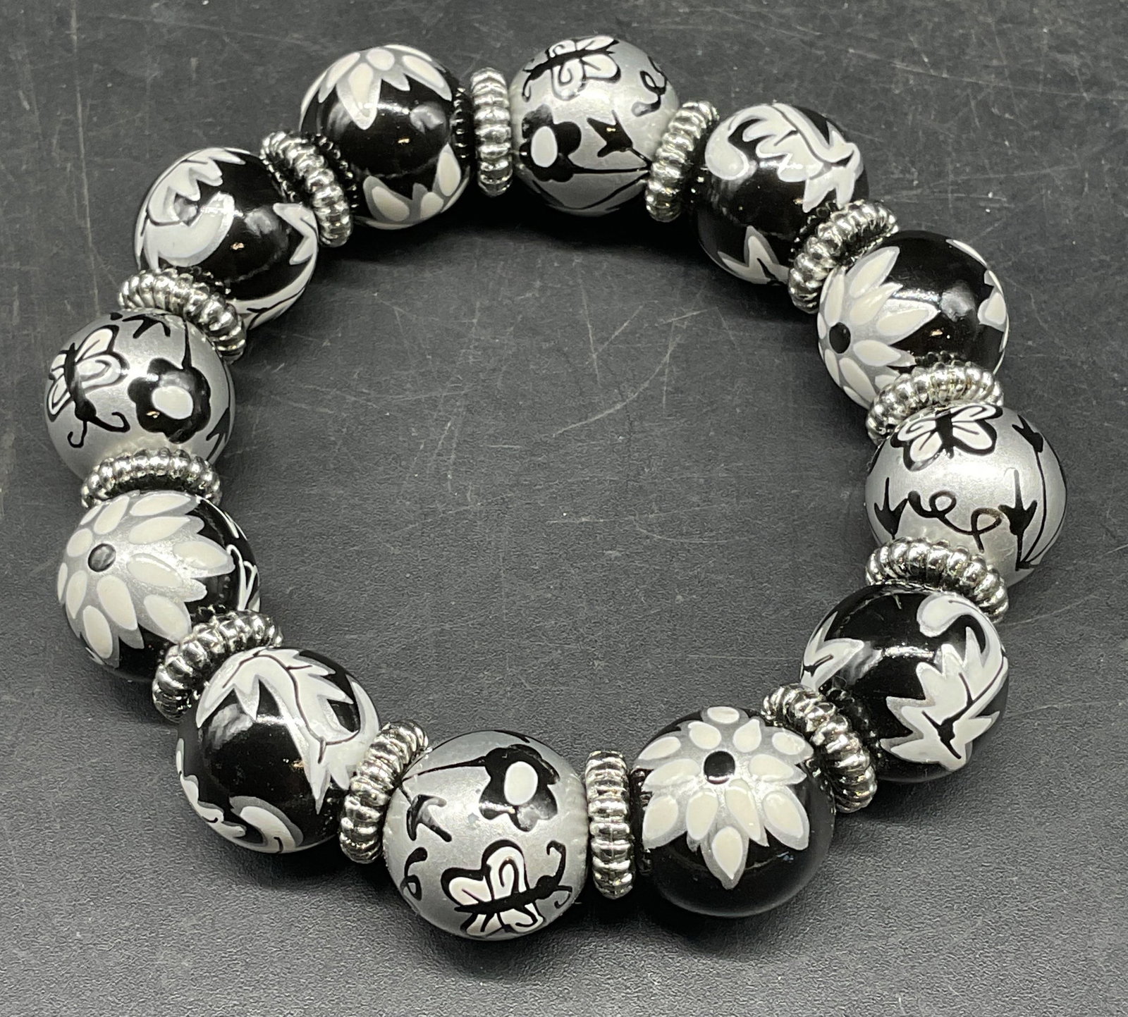 Black White Silver Tone Beaded Bracelet (1 of 6)