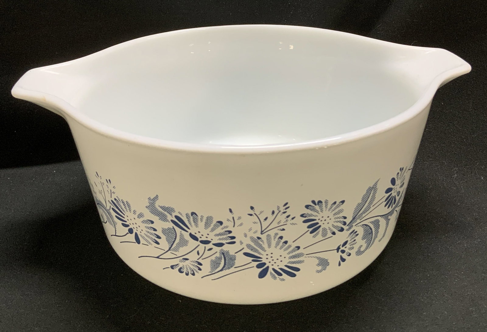 Vtg Pyrex Floral Milk Glass Casserole Dish NY (1 of 6)