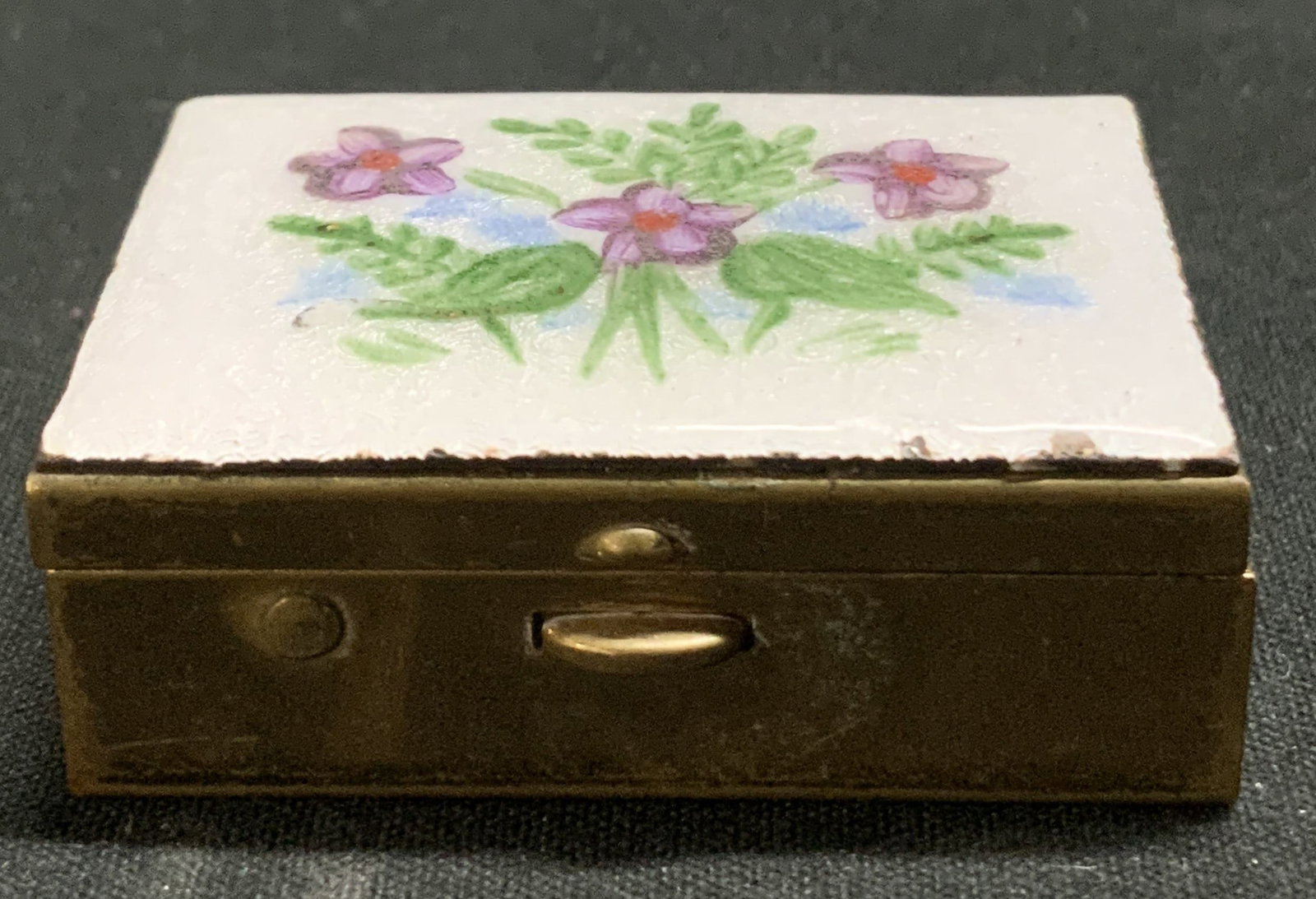 Vtg Enamel Floral & Brass Pill Box (1 of 6)