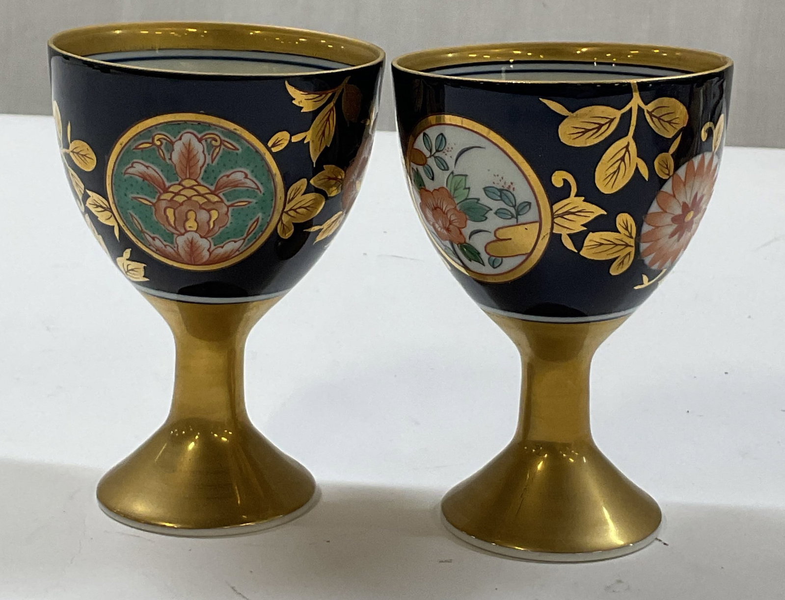 Pair Japanese Arita Ware Imari Style Goblets (1 of 10)