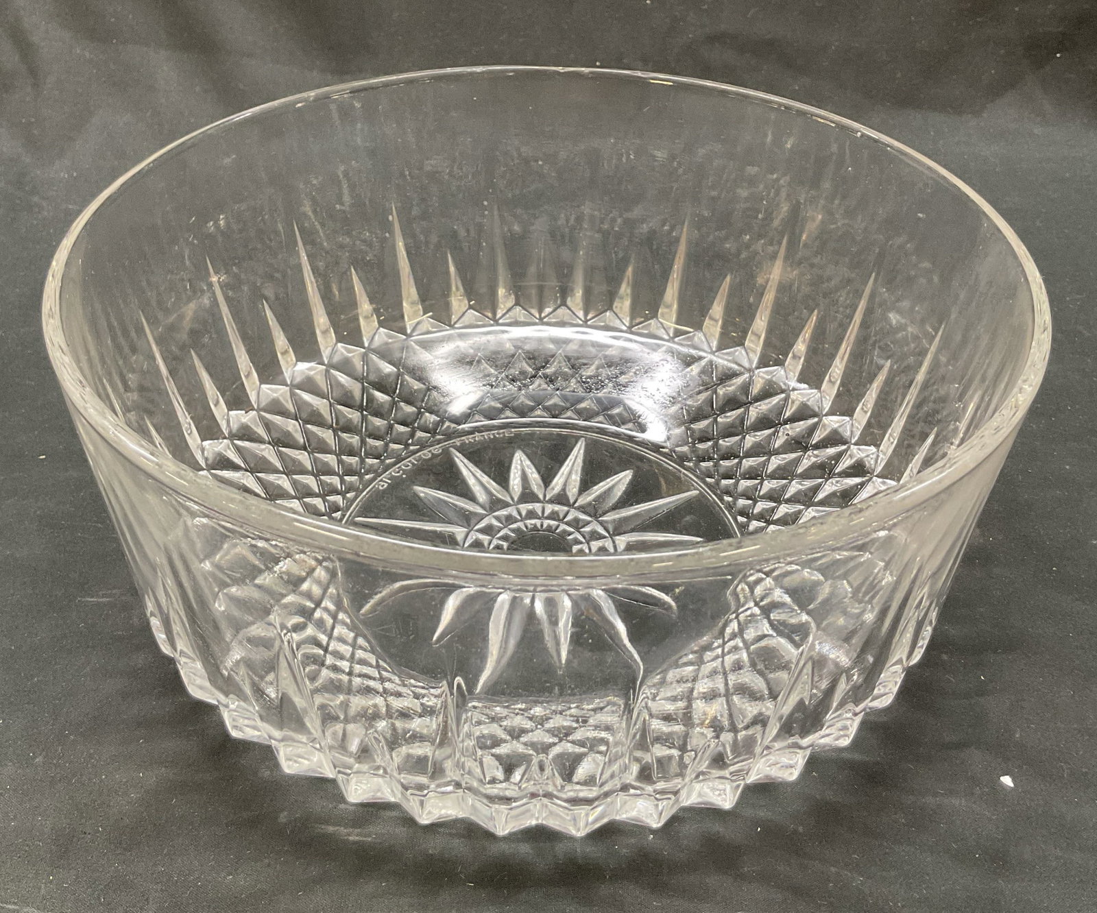 Arcoroc Glass Starburst Serving Bowl France (1 of 8)