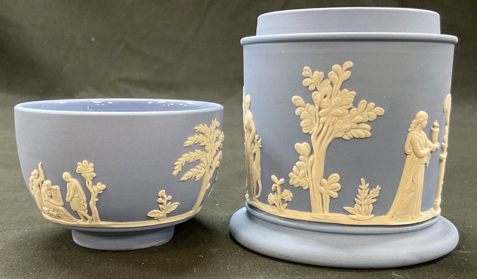 Lot 2 Wedgwood Blue Jasperware Tableware England (1 of 7)