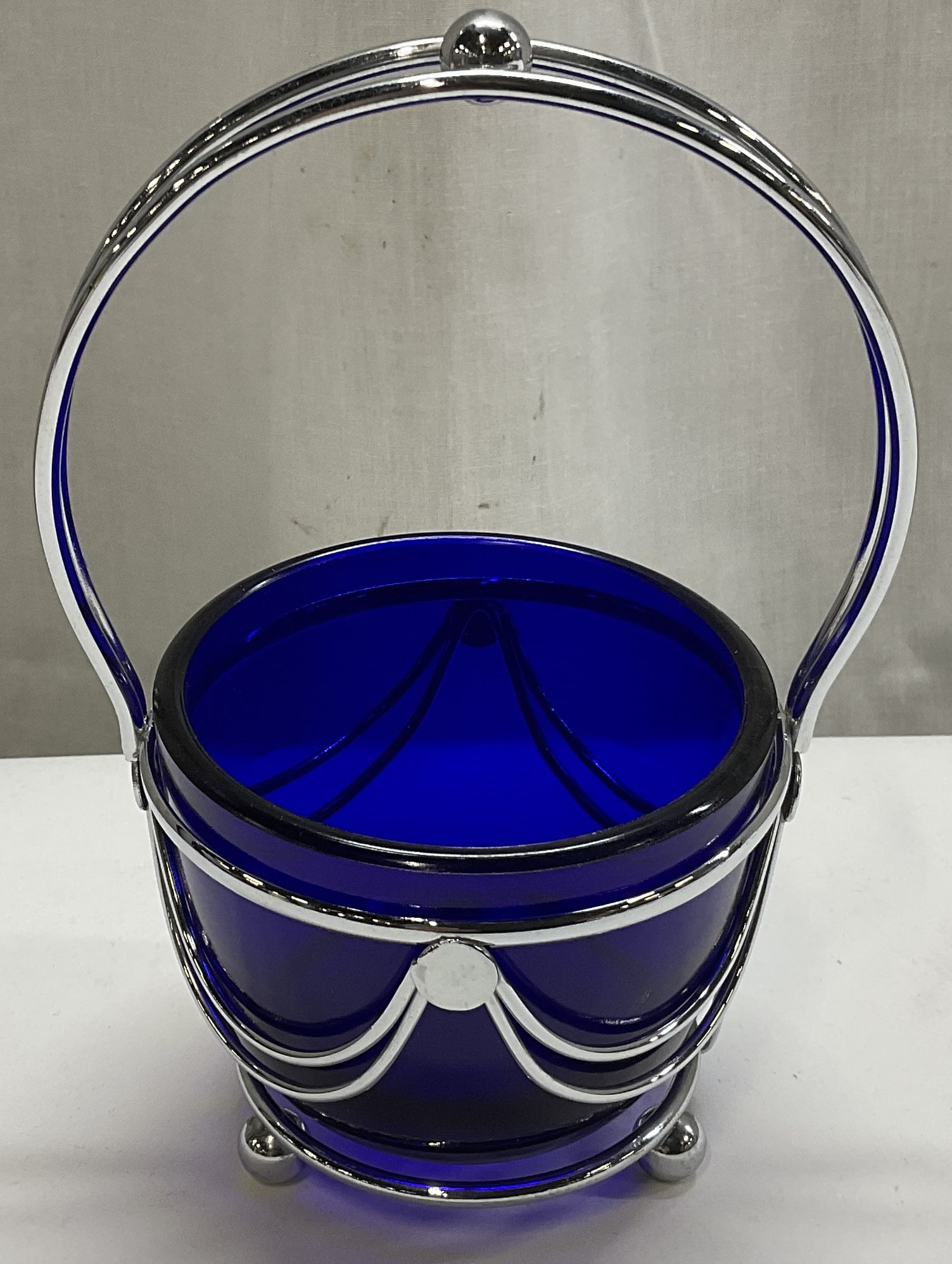 VTG Cobalt Blue Glass Bowl in Metal Basket (1 of 7)