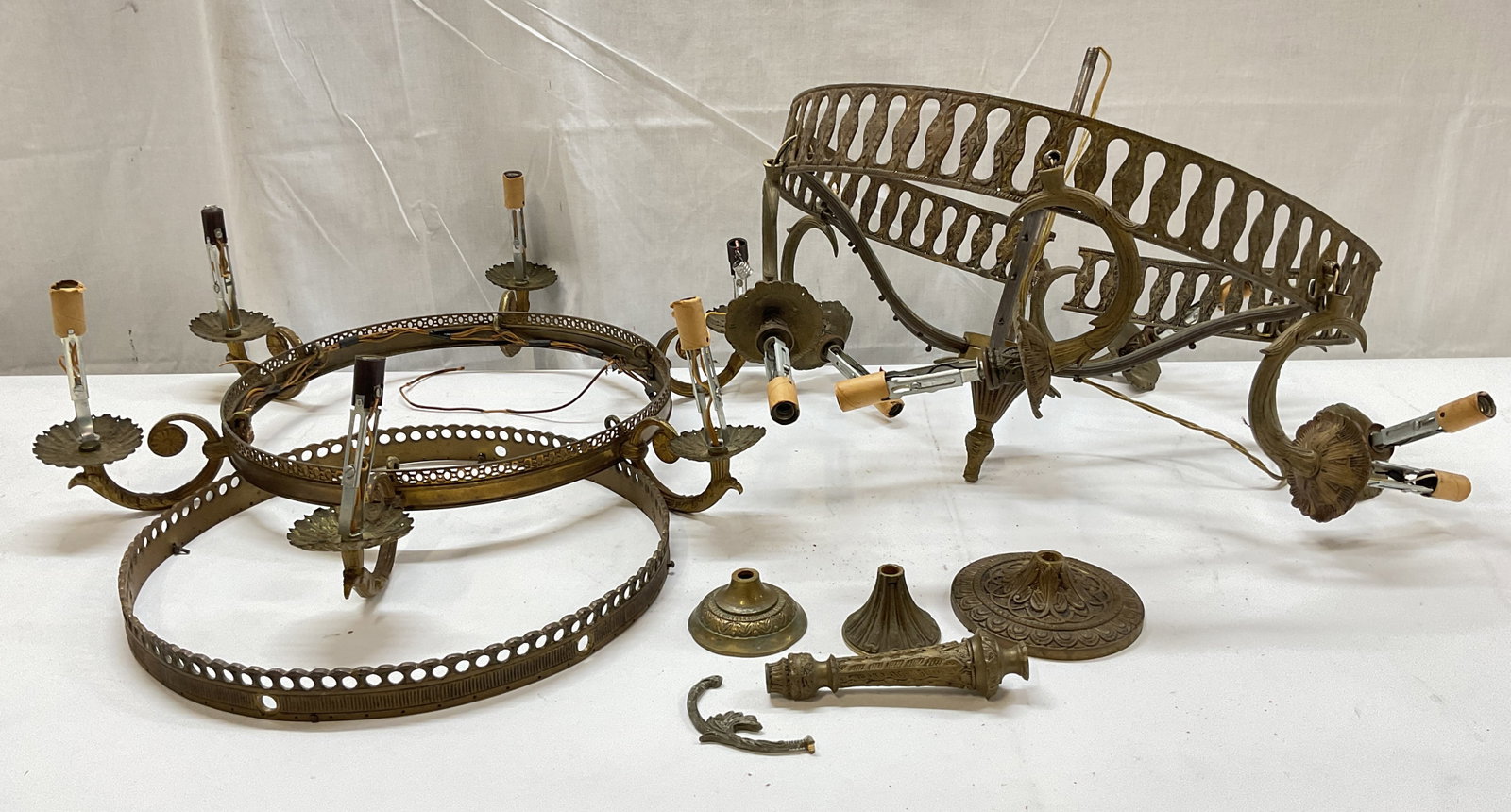 Group Lot Vtg Brass Light Fixtures & Salvage (1 of 8)