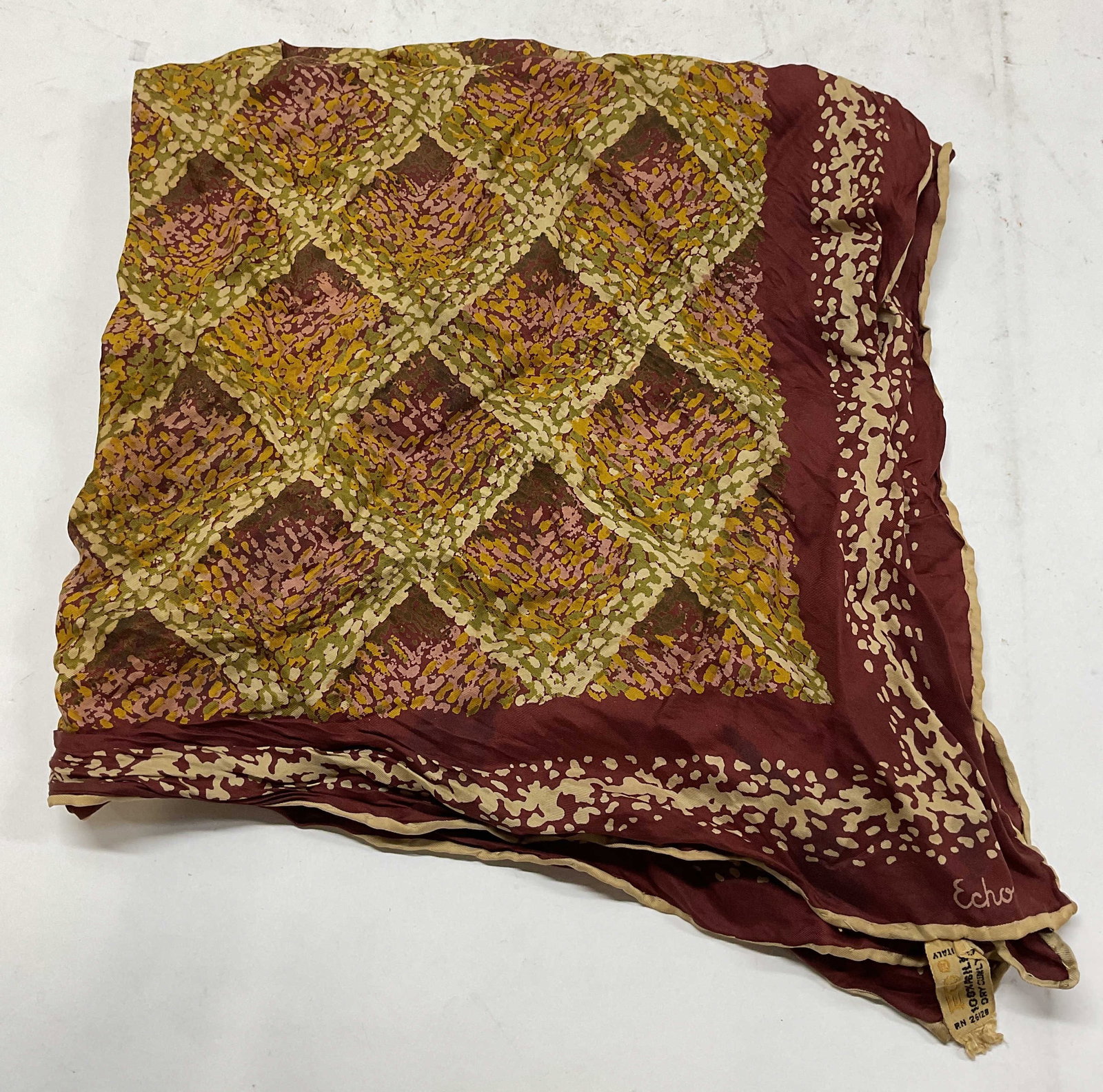 Vintage Echo Red & Green Silk Scarf, Italy (1 of 6)