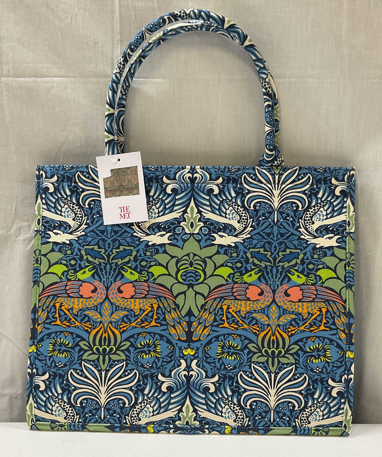 The Met William Morris Peacock Tote Bag NWT: The Metropolitan Museum of Art William Morris peacock and dragon pattern oversized structured tote bag. Cotton. New with tag. Measures approx. 13.5 x 16.5 x 7 inches. The met tote bag, William Morris