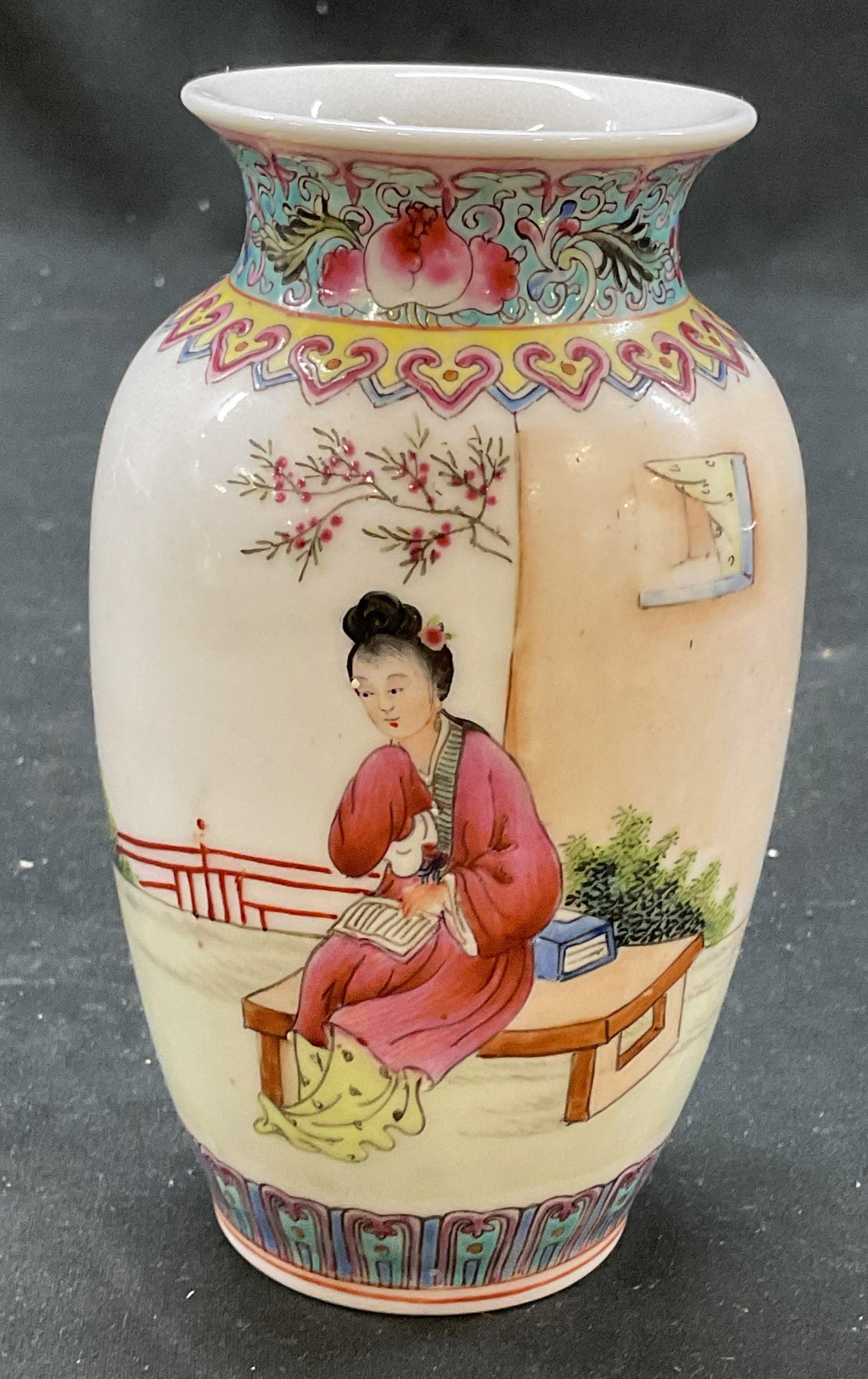 Vtg Chinese Porcelain Famille Rose Vase (1 of 6)