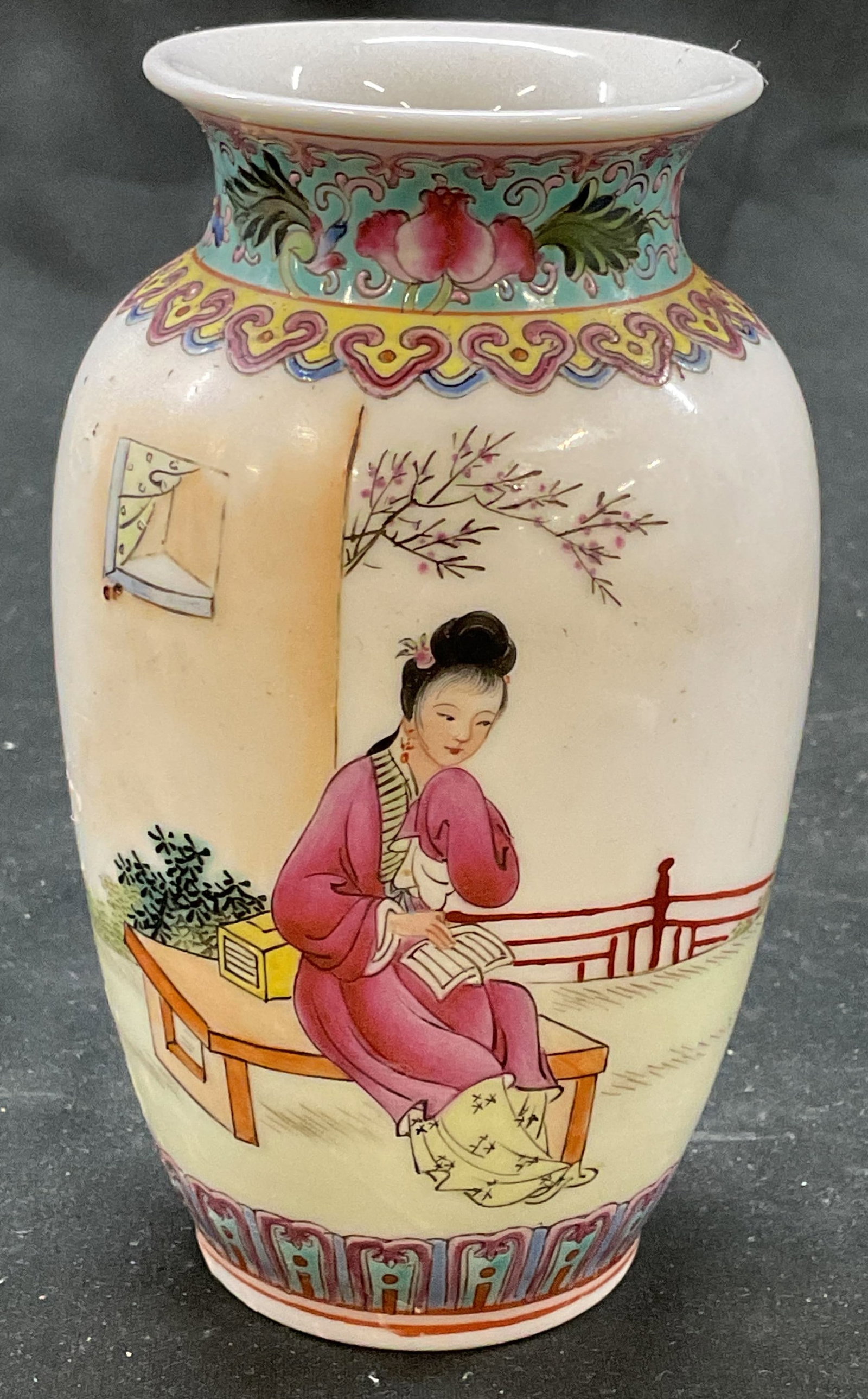 Vtg Chinese Porcelain Famille Rose Vase (1 of 6)