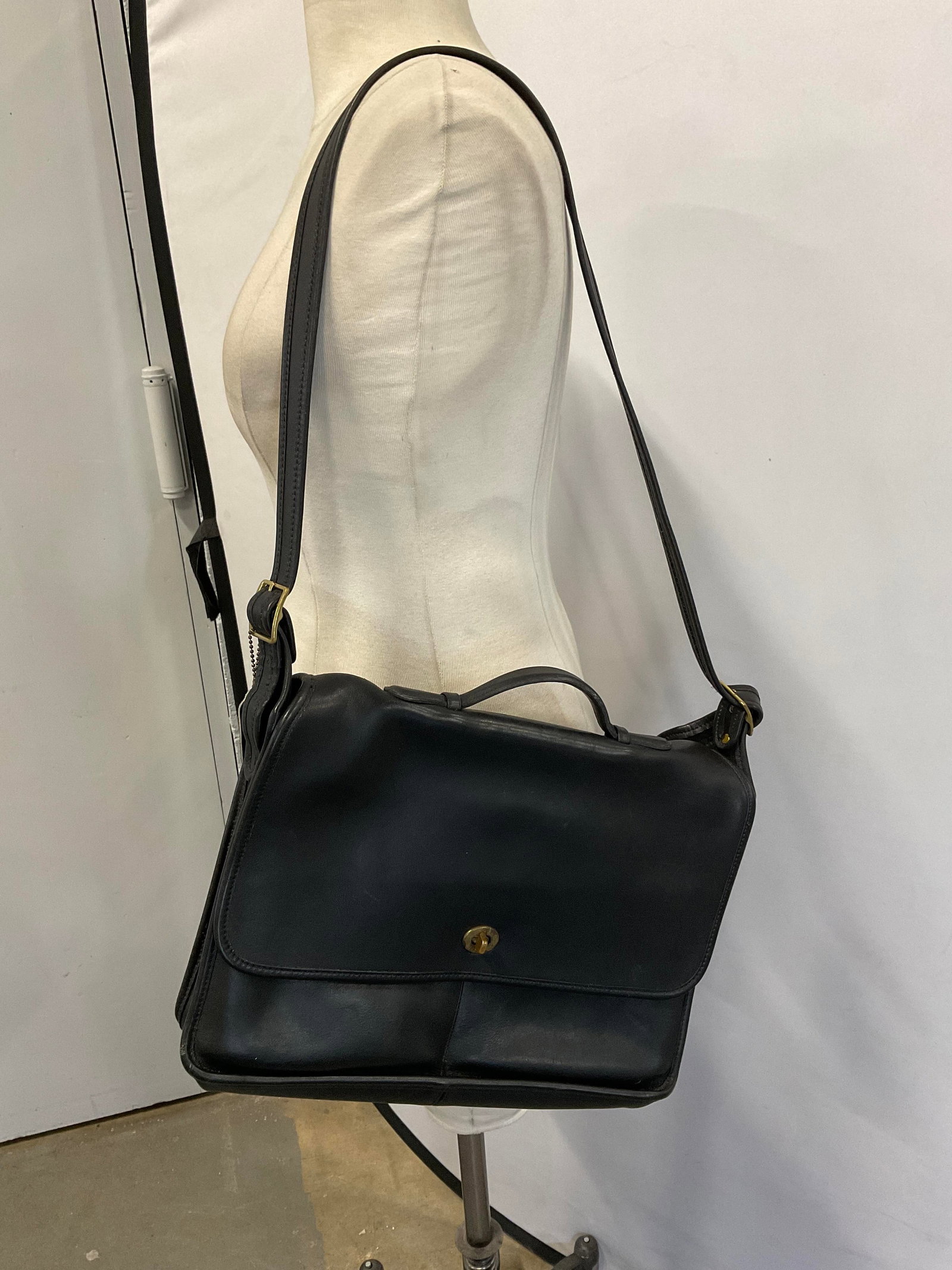 VTG Coach Genuine Black Leather Briefcase - 2