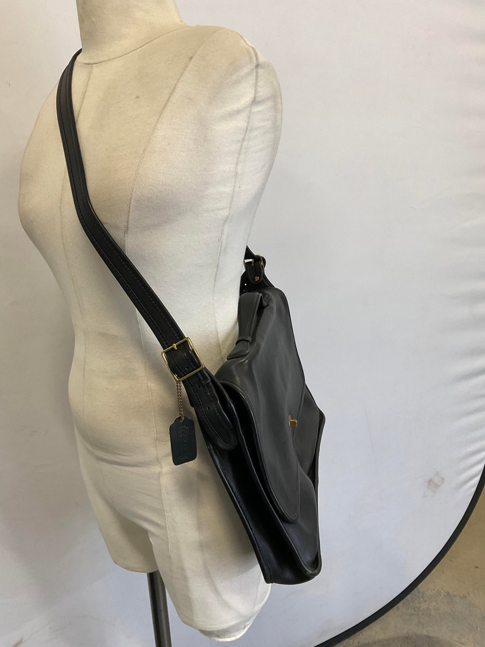 VTG Coach Genuine Black Leather Briefcase - 4