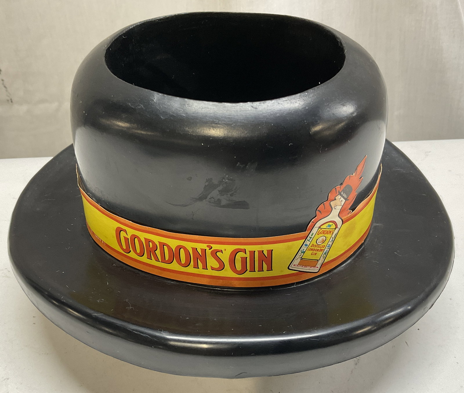 VTG Gordons Gin Hat-Shaped Promo Caddy (1 of 8)