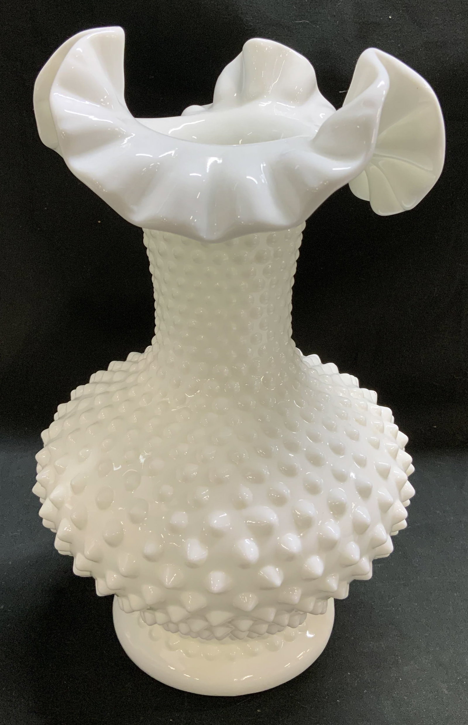 Vtg Fenton Hobnail Milk Glass Vase 10.5in (1 of 6)