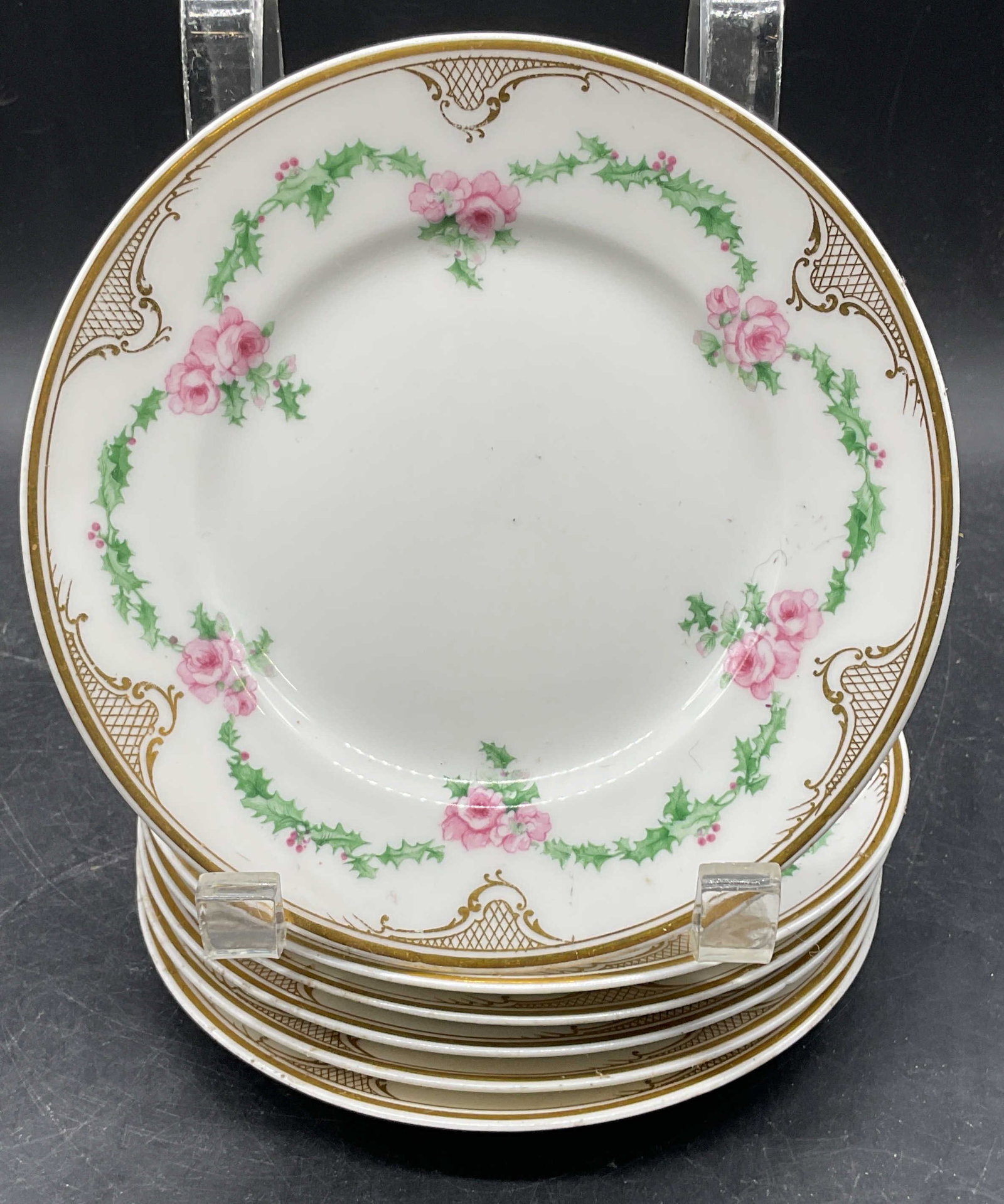 6 Vtg Guerin Limoges Floral Porc Plates France: Set of 6 vintage, possibly antique, Willian Guerin & Co Limoges porcelain plates for Wright Tindale & Van Roden. Made in France. Hand painted and gilt with floral motifs. Measures approx. 6.25 inches 