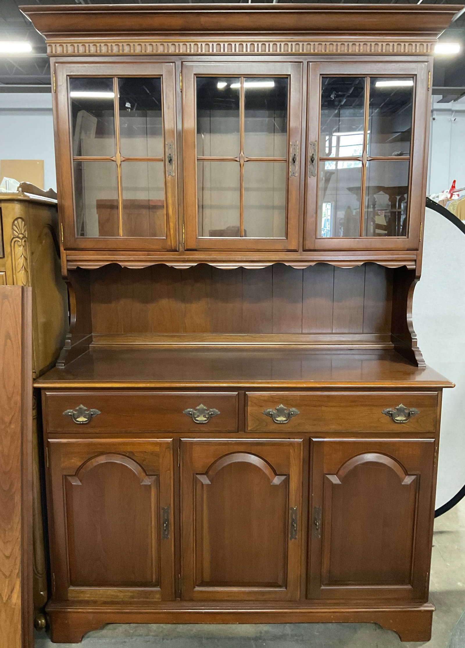 Ethan Allen Wooden Hutch Cabinet 75in (1 of 15)