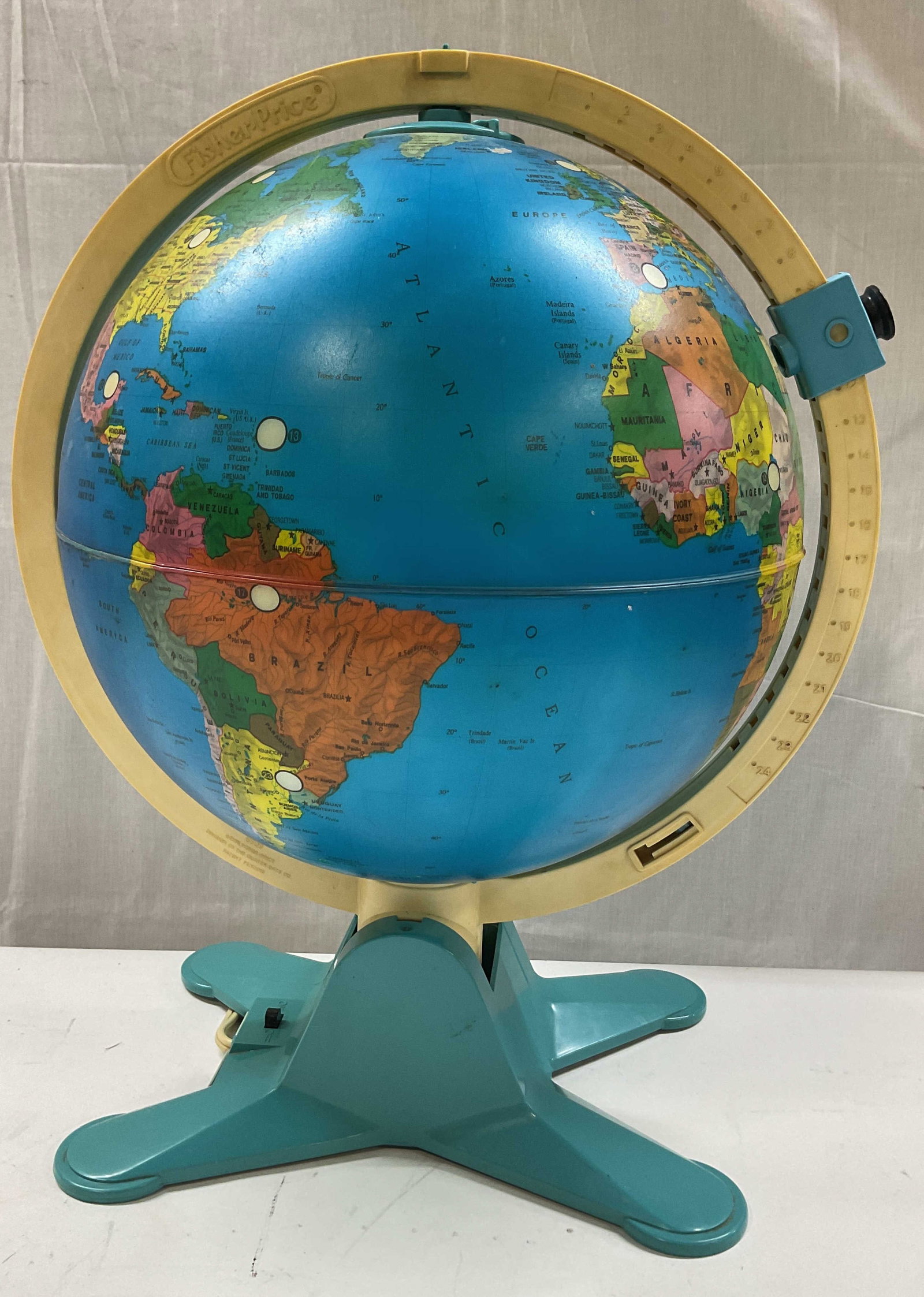 1988 Fisher Price Light Up Discovery Globe USA (1 of 10)