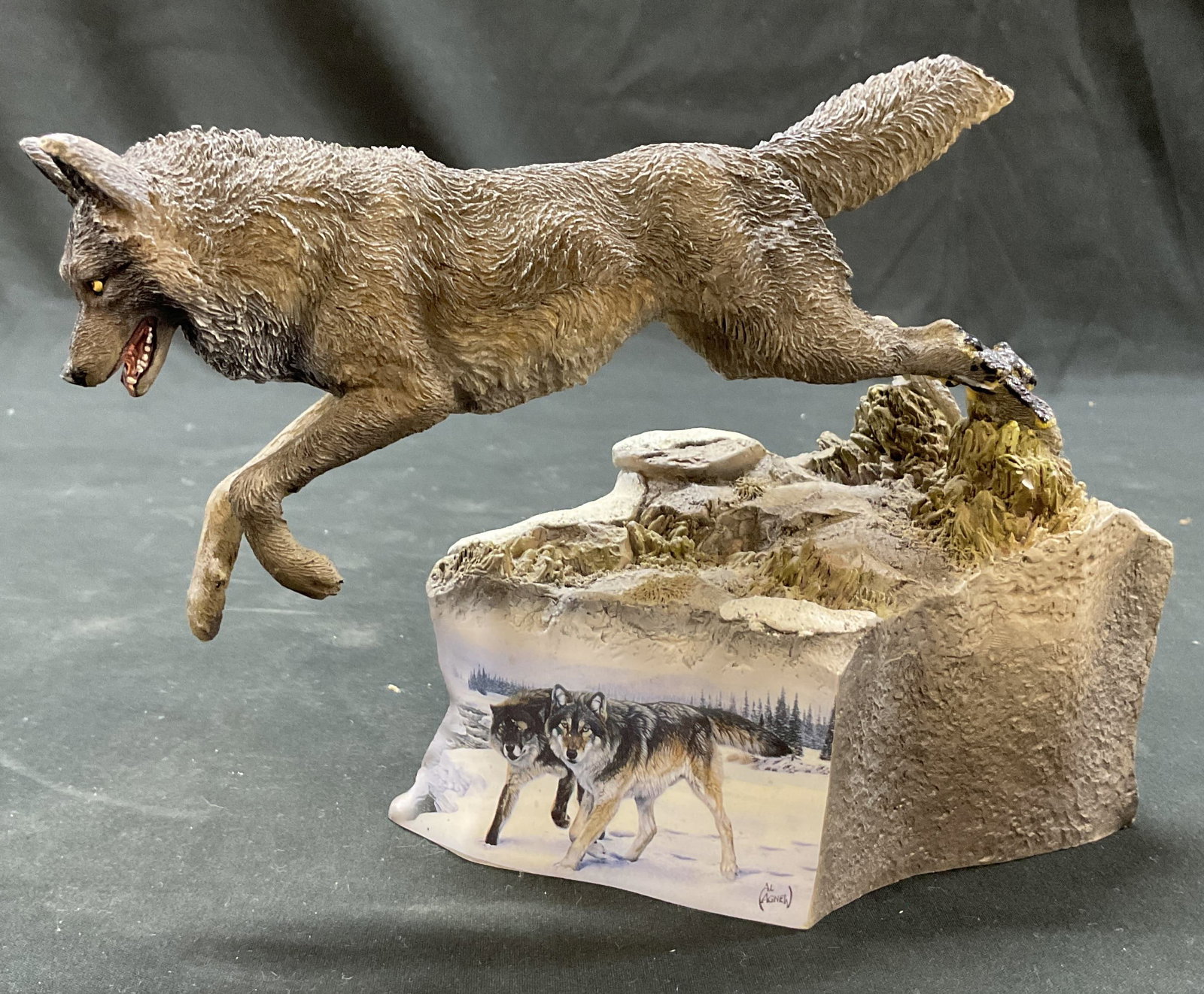 2010 Bradford Exchange Protector Of The Pack Fig (1 of 9)