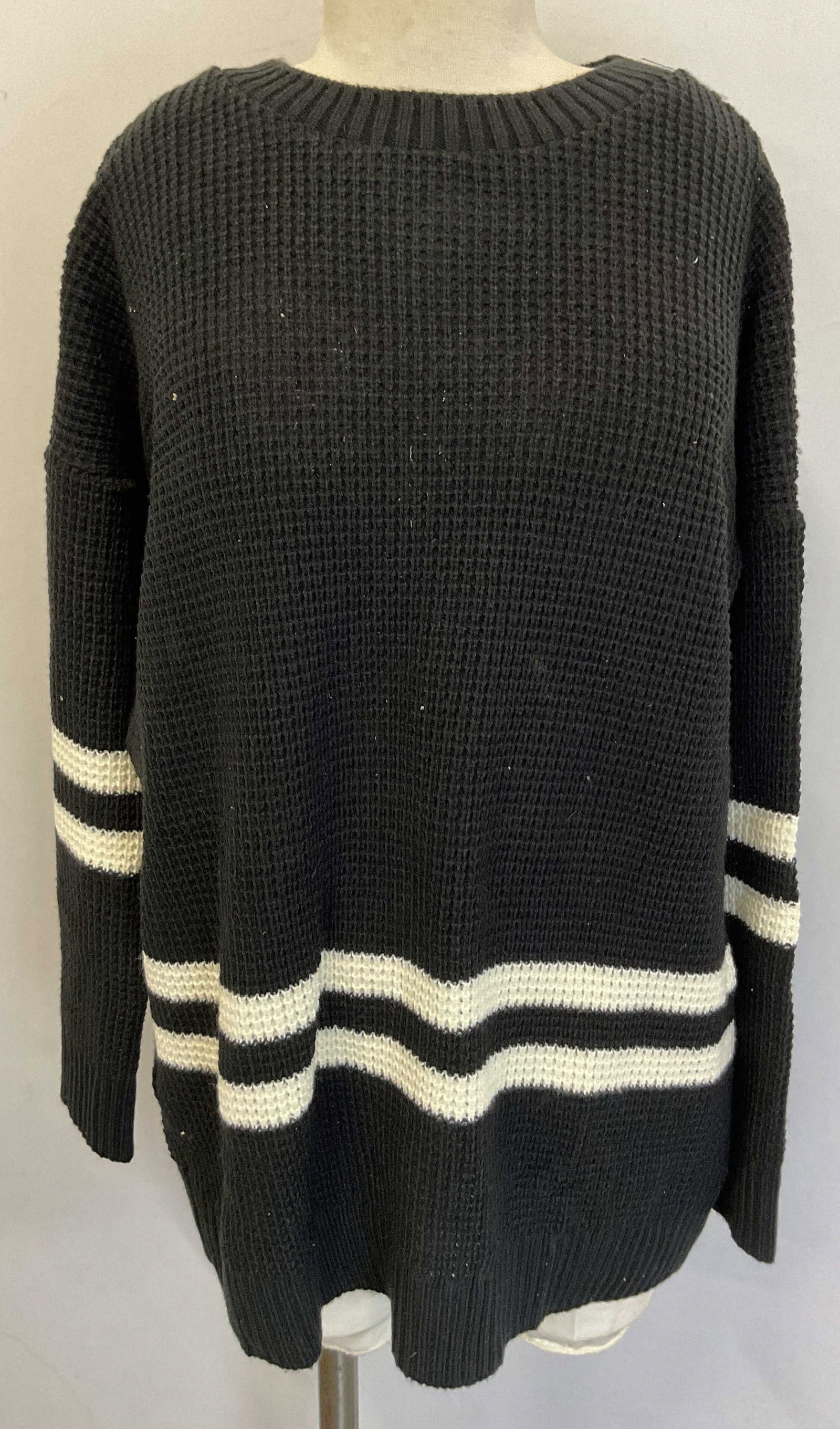 Truehitt Black & White Striped Sweater USA (1 of 8)