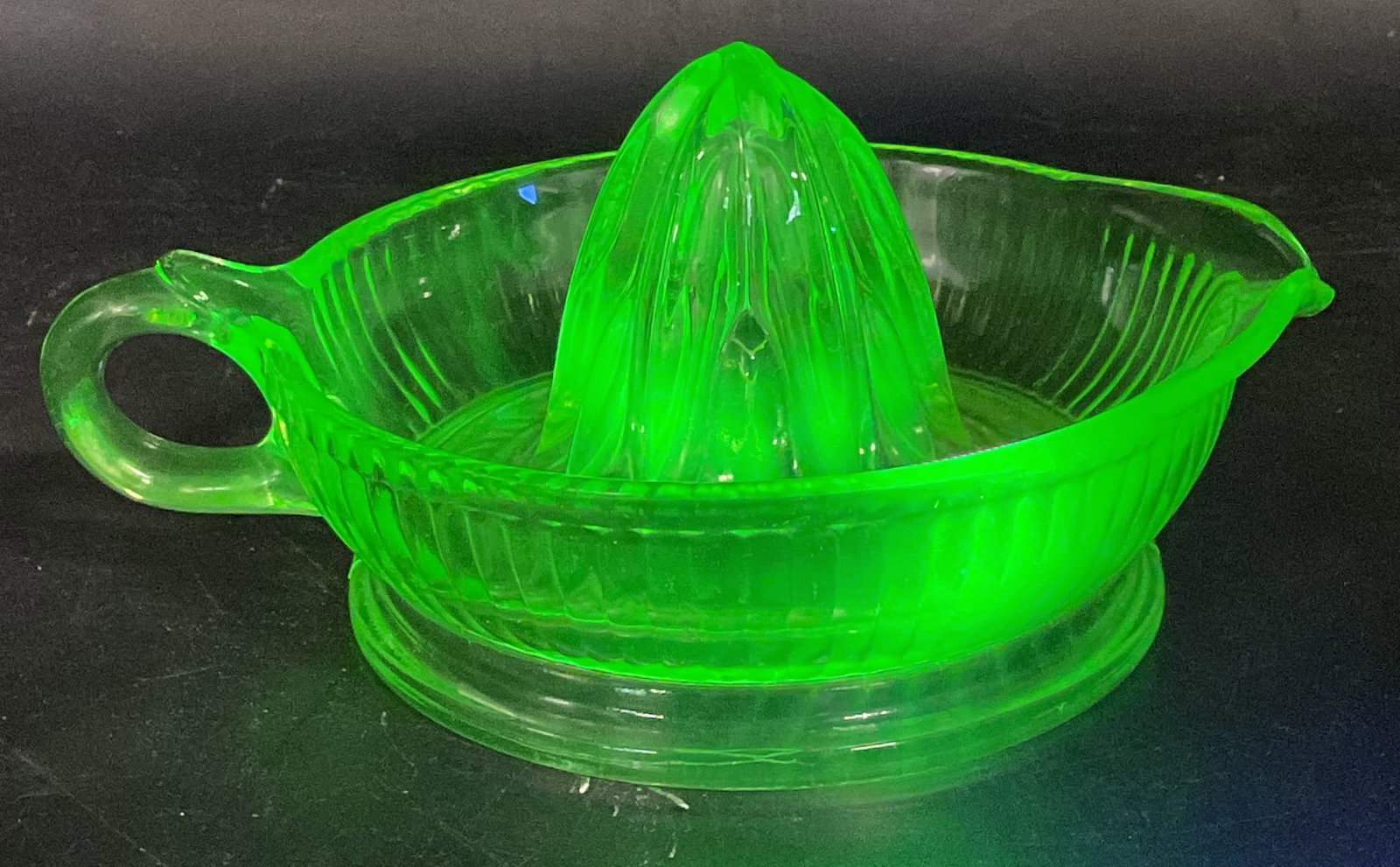 Vintage Uranium Glass Juicer (1 of 6)