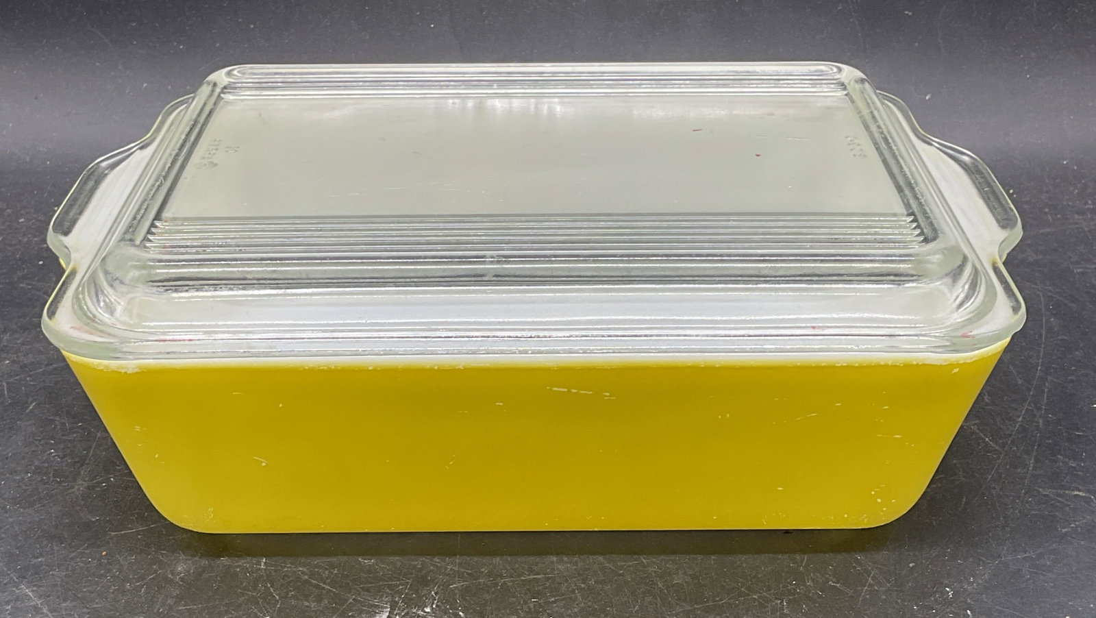 Vintage Pyrex Yellow Glass Dish with Lid USA (1 of 7)