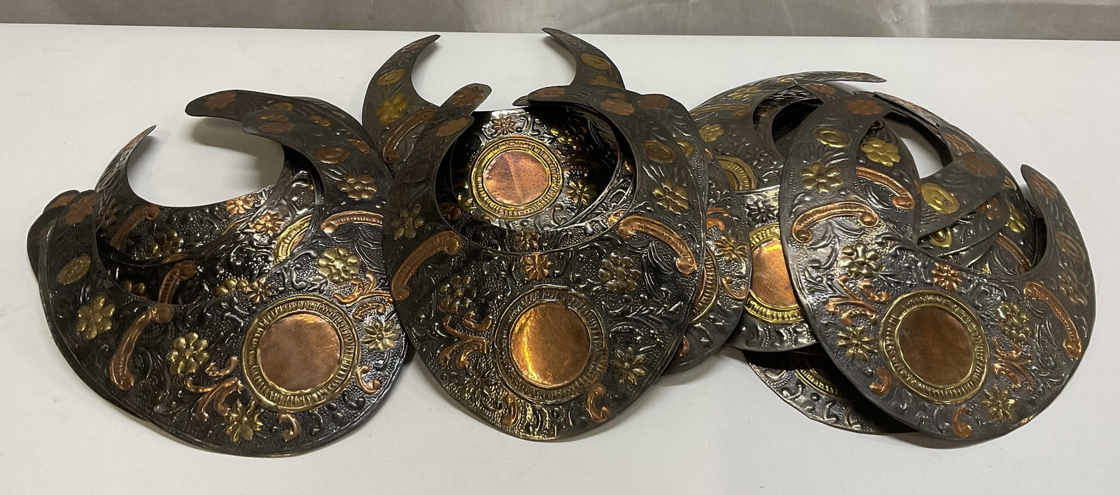 Lt 20+ Crescent-Shaped Brass Trim INDIA (1 of 7)