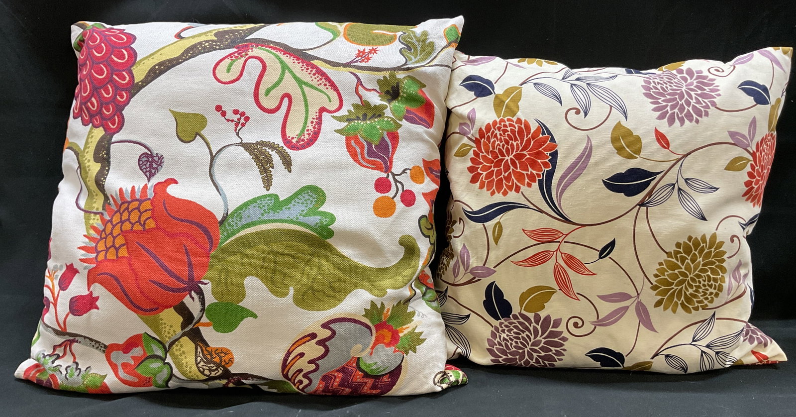 Lot 2 Vintage Decorative Floral Throw Pillows (1 of 8)