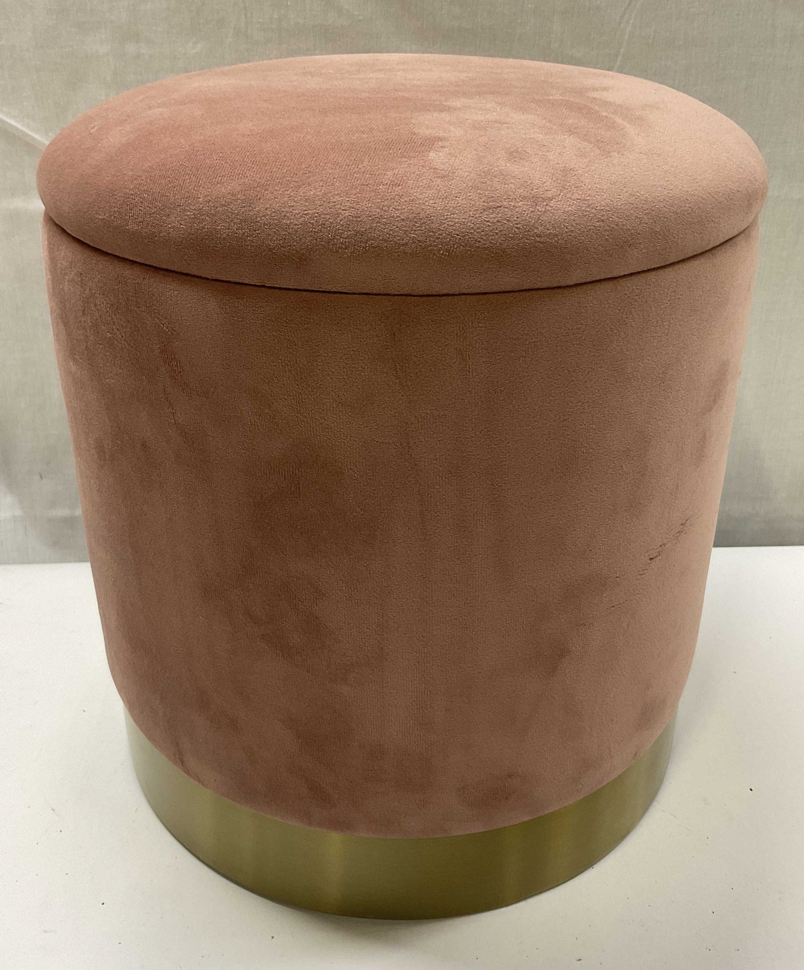 QVC Inc Round Pink Velvet Storage Stool (1 of 6)