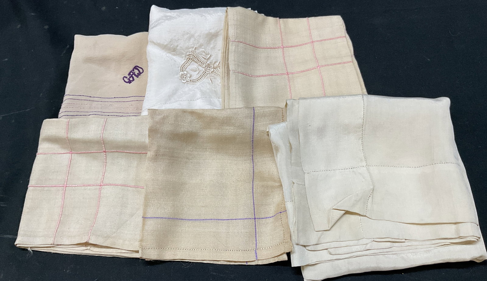 Lot 6 Vintage Embroidered Napkins (1 of 11)