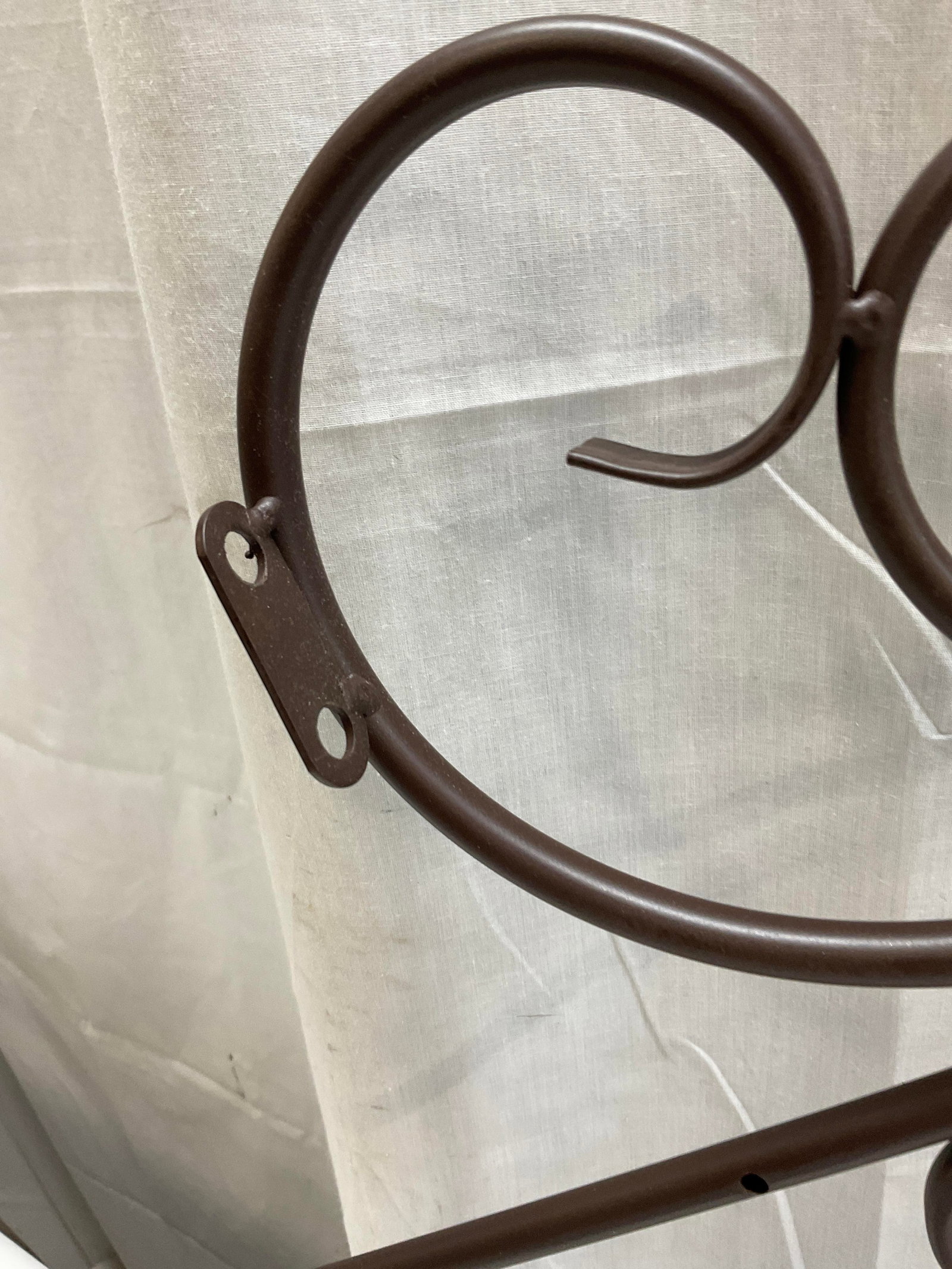 St 2 Brown Iron Scroll Pattern 25in Wall Mounts - 4