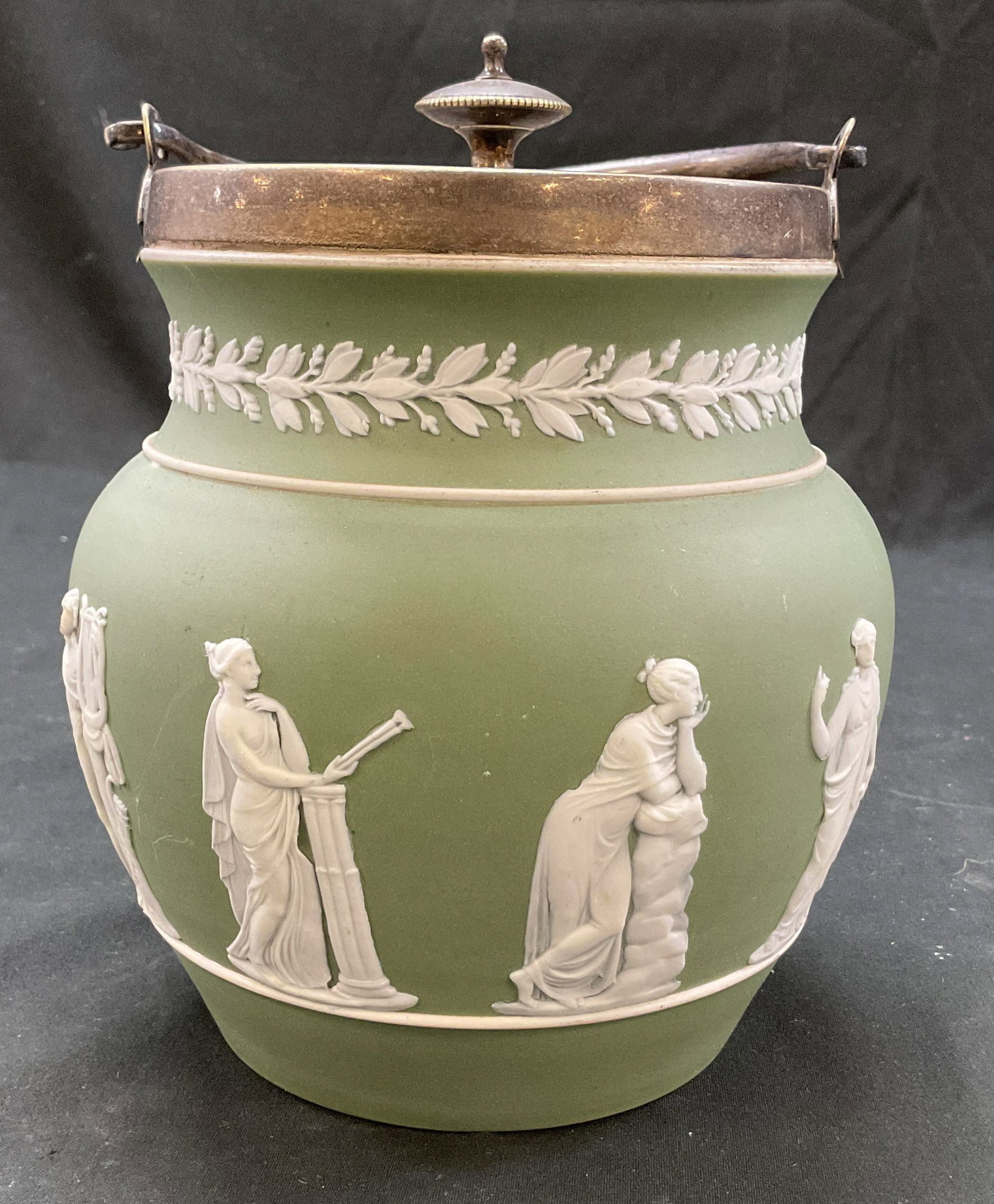 Wedgwood Green Jasperware Biscuit Jar England (1 of 11)