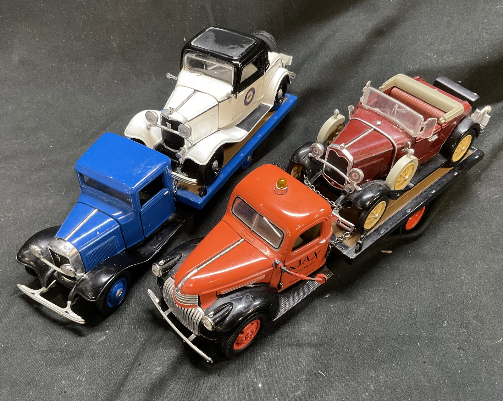 Lt 4 Tow trucks & Cars Die-Cast Models (1 of 13)