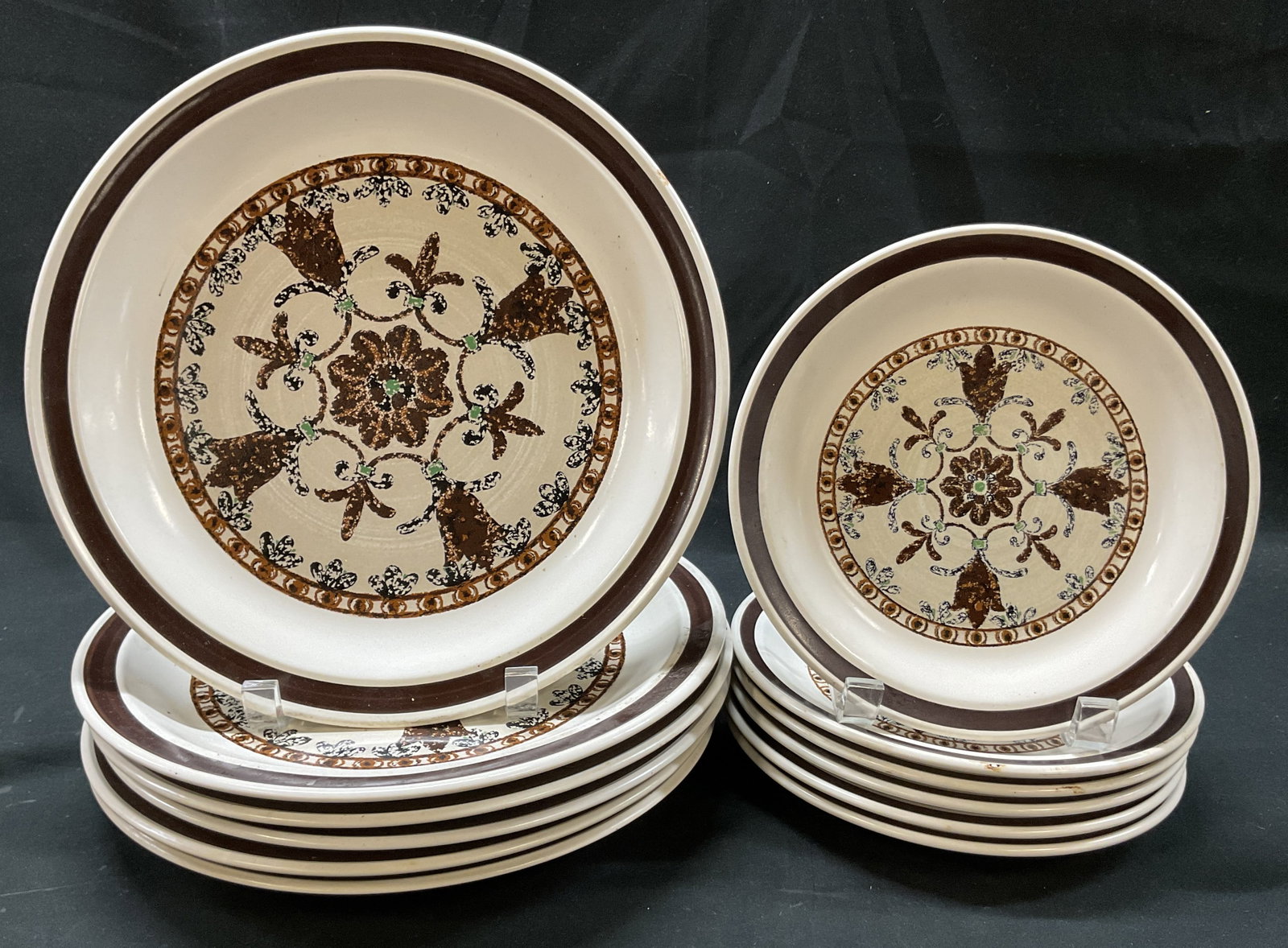 Set 12 Nikko Stoneware Antiqua Plates Japan (1 of 10)