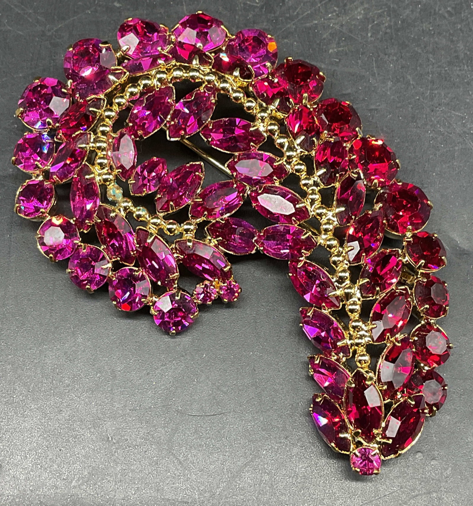 Vintage XL Gold Tn Pink Crystal Brooch 3 Inches (1 of 6)