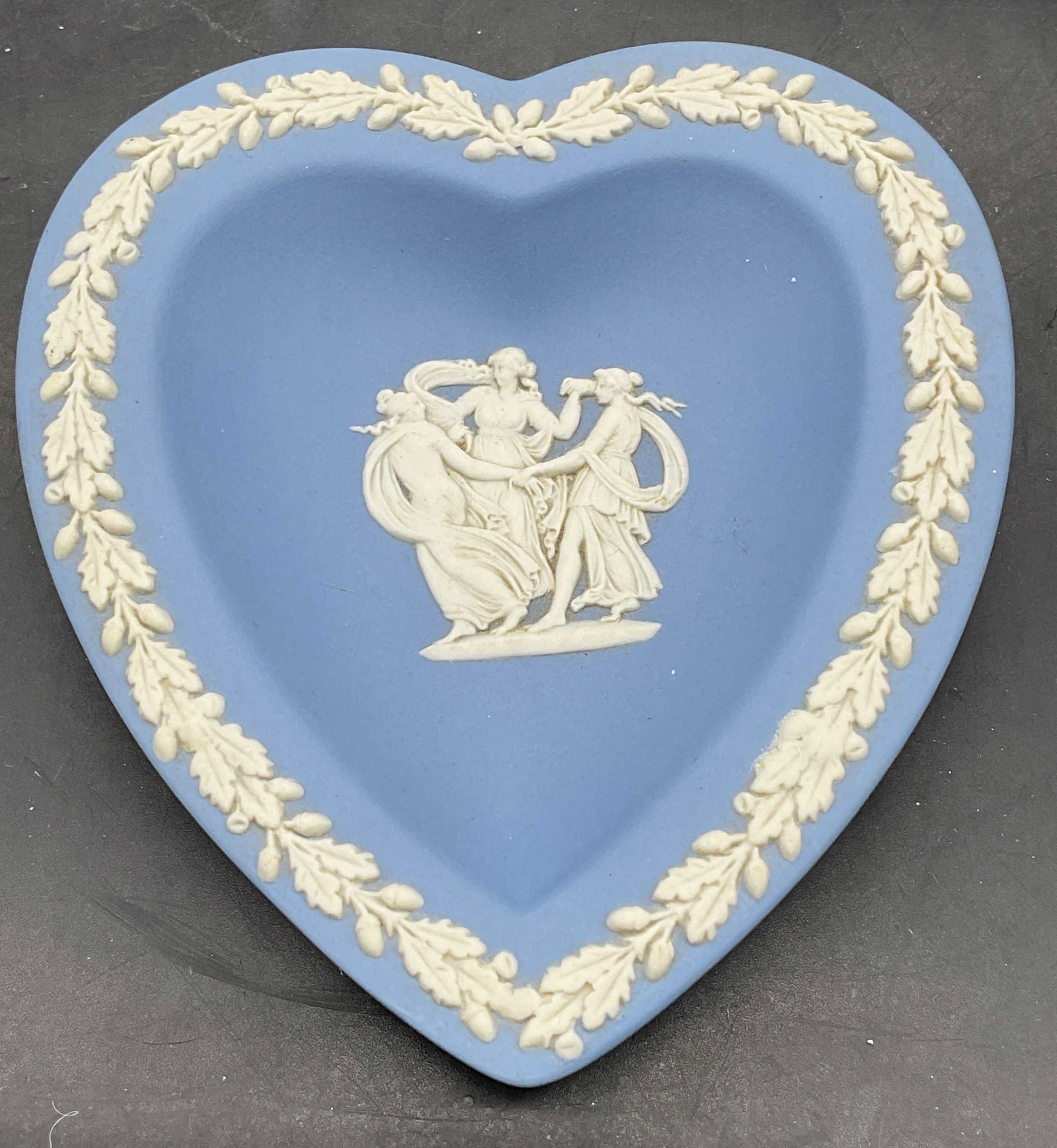 Wedgwood Jasperware Heart Trinket Dish Eng (1 of 6)