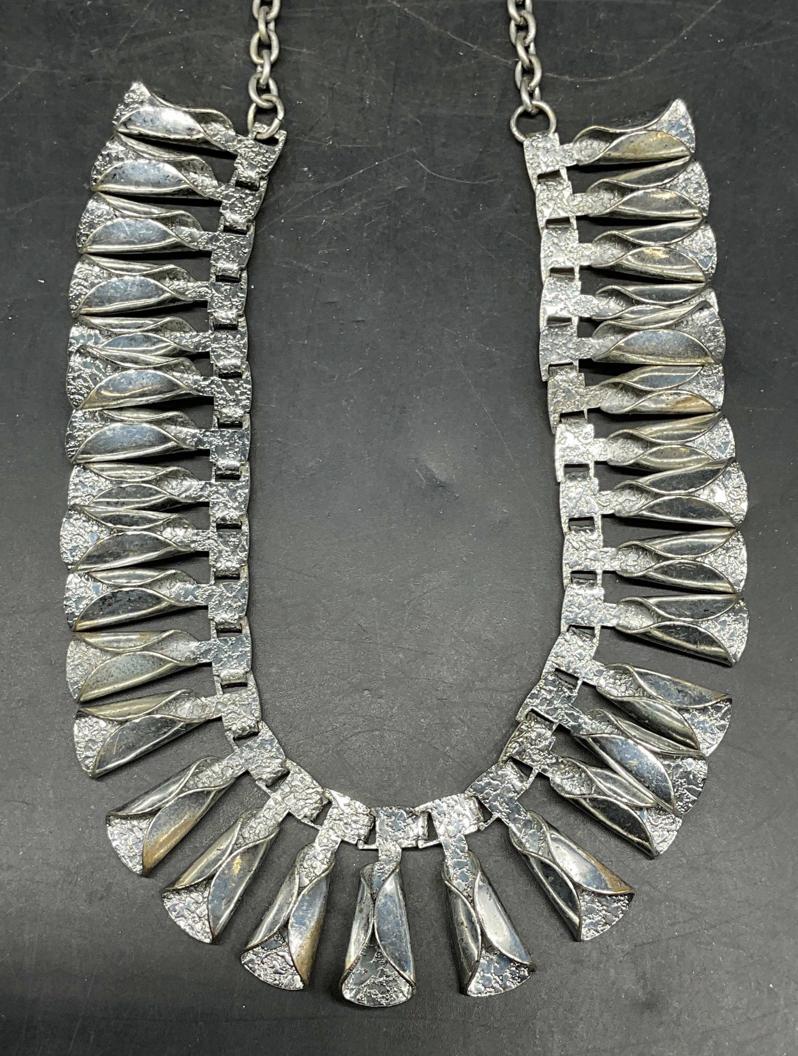 Vintage Silver Tone Textured Collar Necklace (1 of 6)