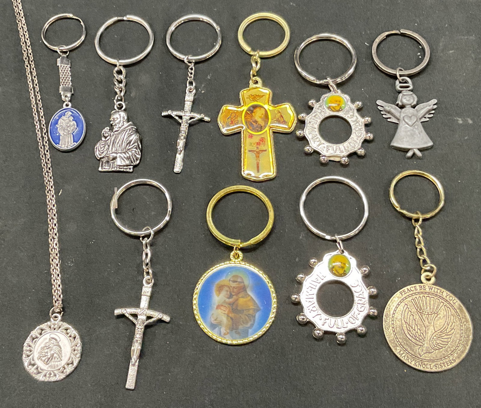 Grp Lot 11 Assorted Religious Pendant Keychains (1 of 12)