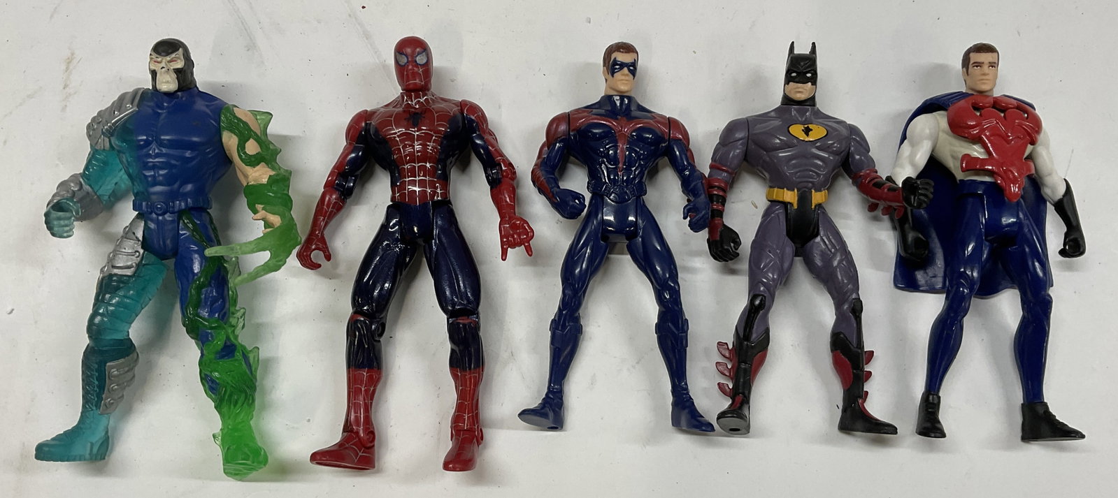 Lt 5 90s DC & Marvel Superhero Action Figures (1 of 7)