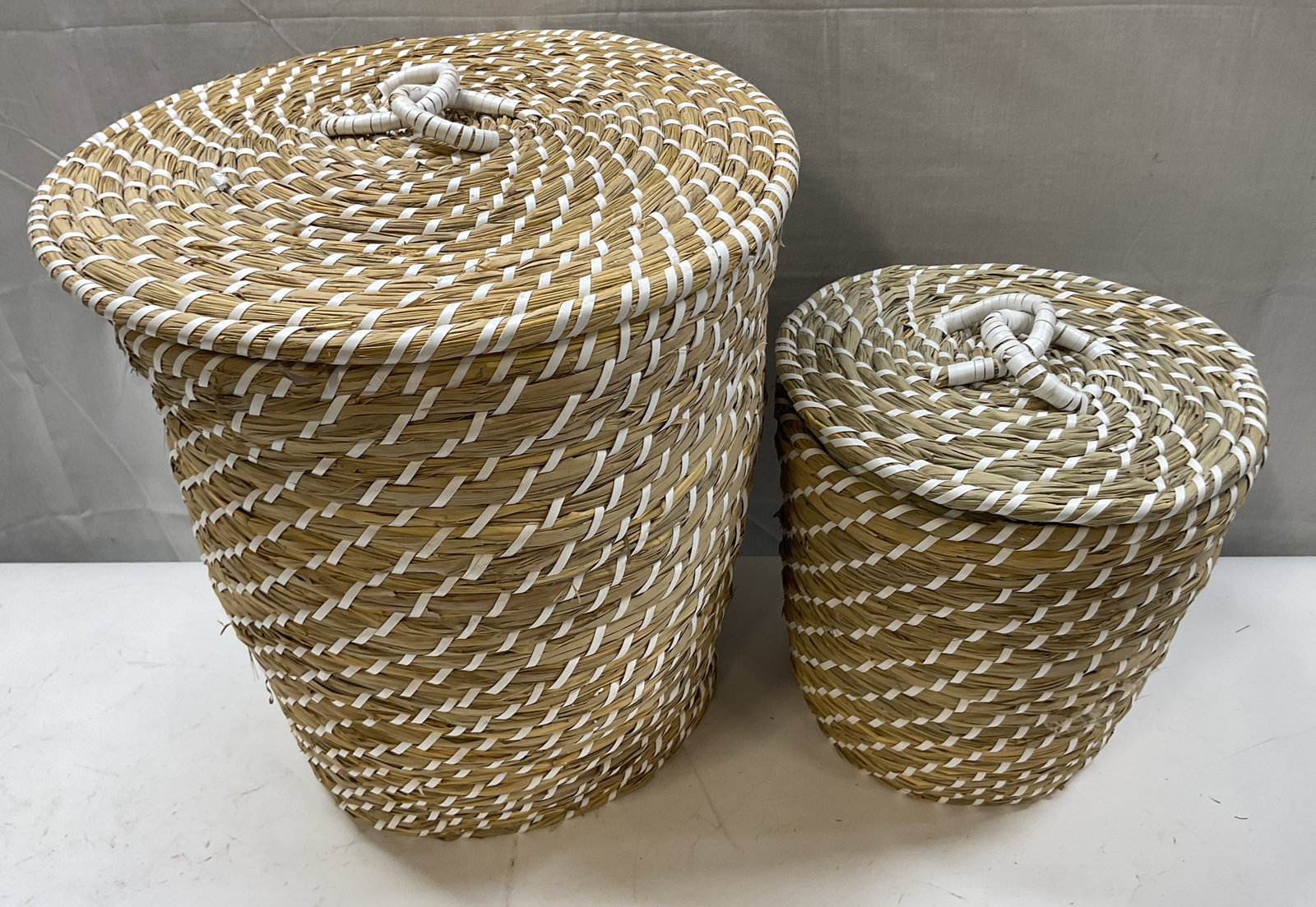 Set 2 Woven Seagrass Lidded Storage Baskets (1 of 14)