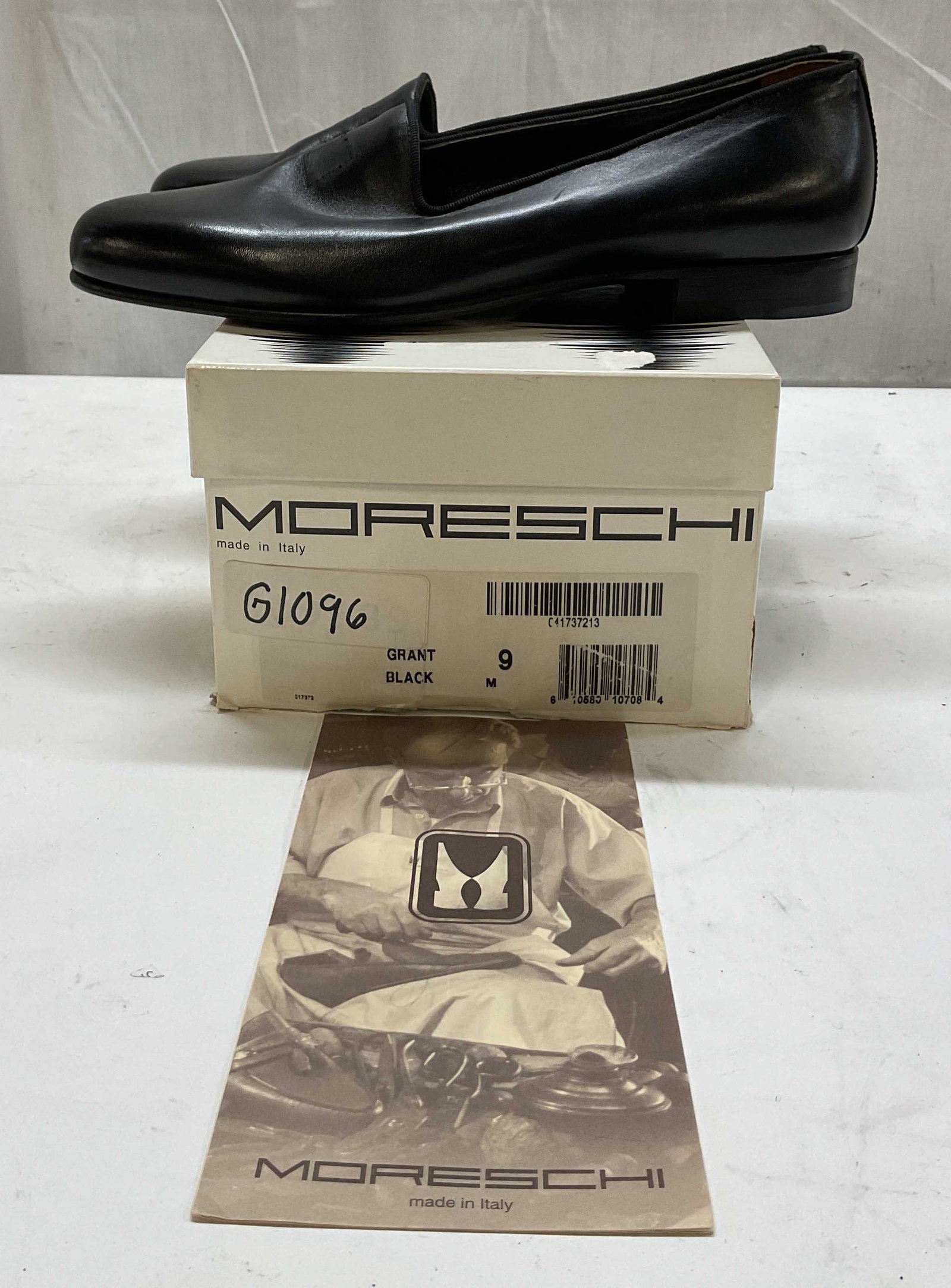 Moreschi Black Leather Ballet Flats Italy W Box: Moreschi black leather ballet flats. Made in Italy. Size 9. Comes in original box. Heeled shoe. Never worn. Ballet flats, flats, shoes, Moreschi, wearables, outerwear, fashion, accessories. 4CS
