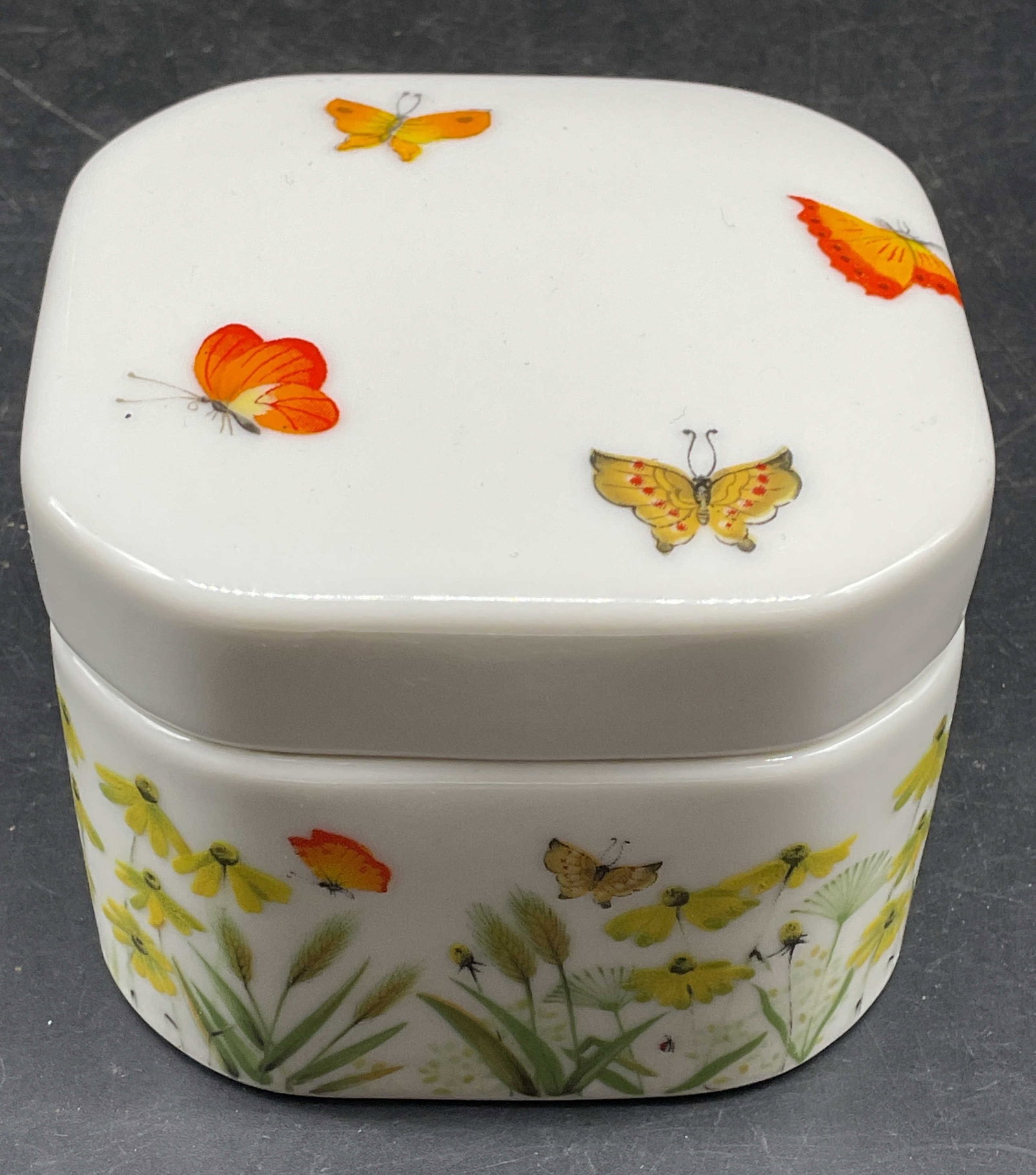 Butterfly & Floral Porcelain Trinket Box (1 of 6)