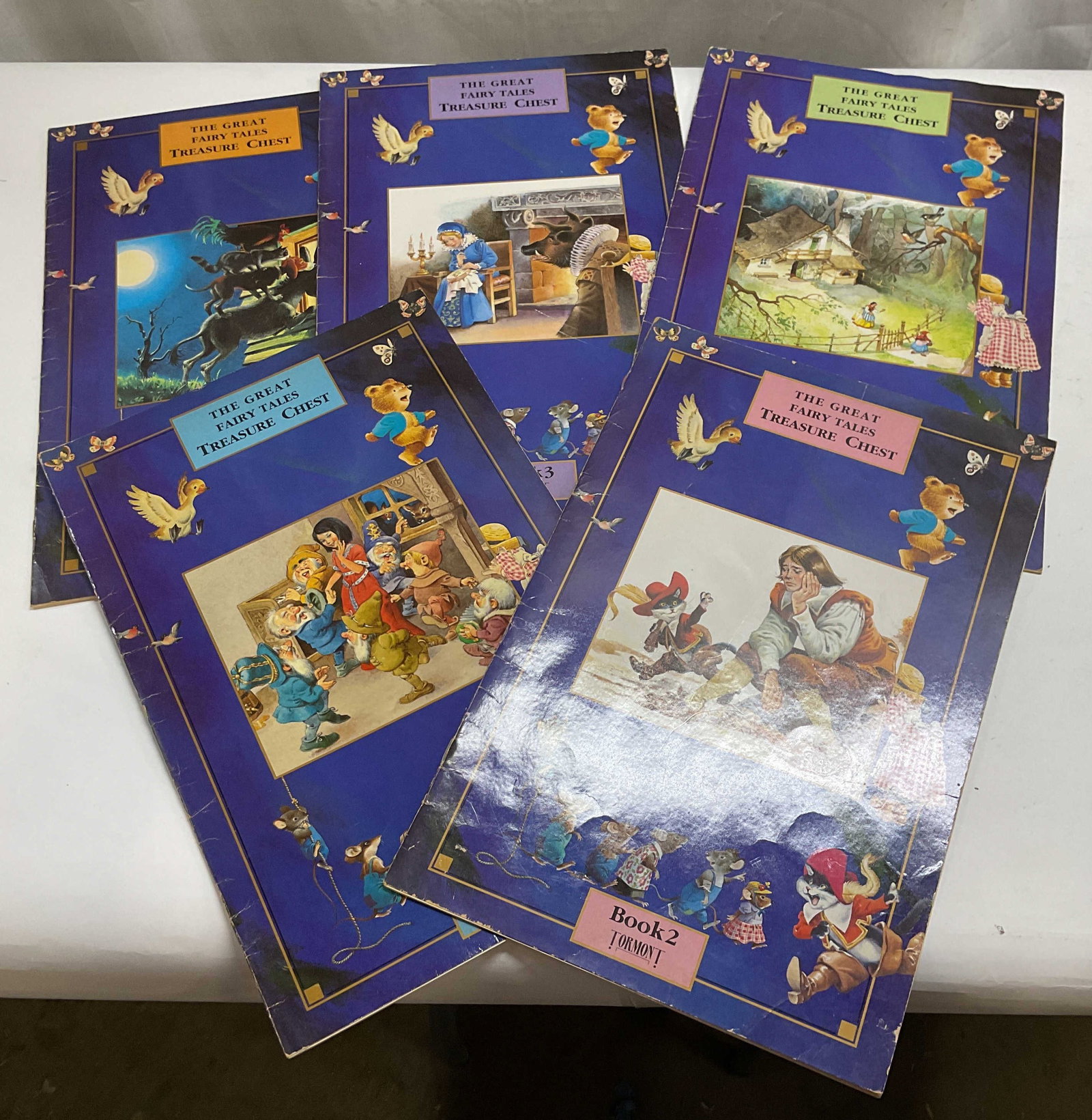 Set Jumbo Illustrated Fairy Tale Books1-5, Tormont: Vintage collection of jumbo sized illustrated books, the great fairy tale treasure chest, published by Tormont Publications, includes 5 separate books each measures approx 17.5 inches ht,