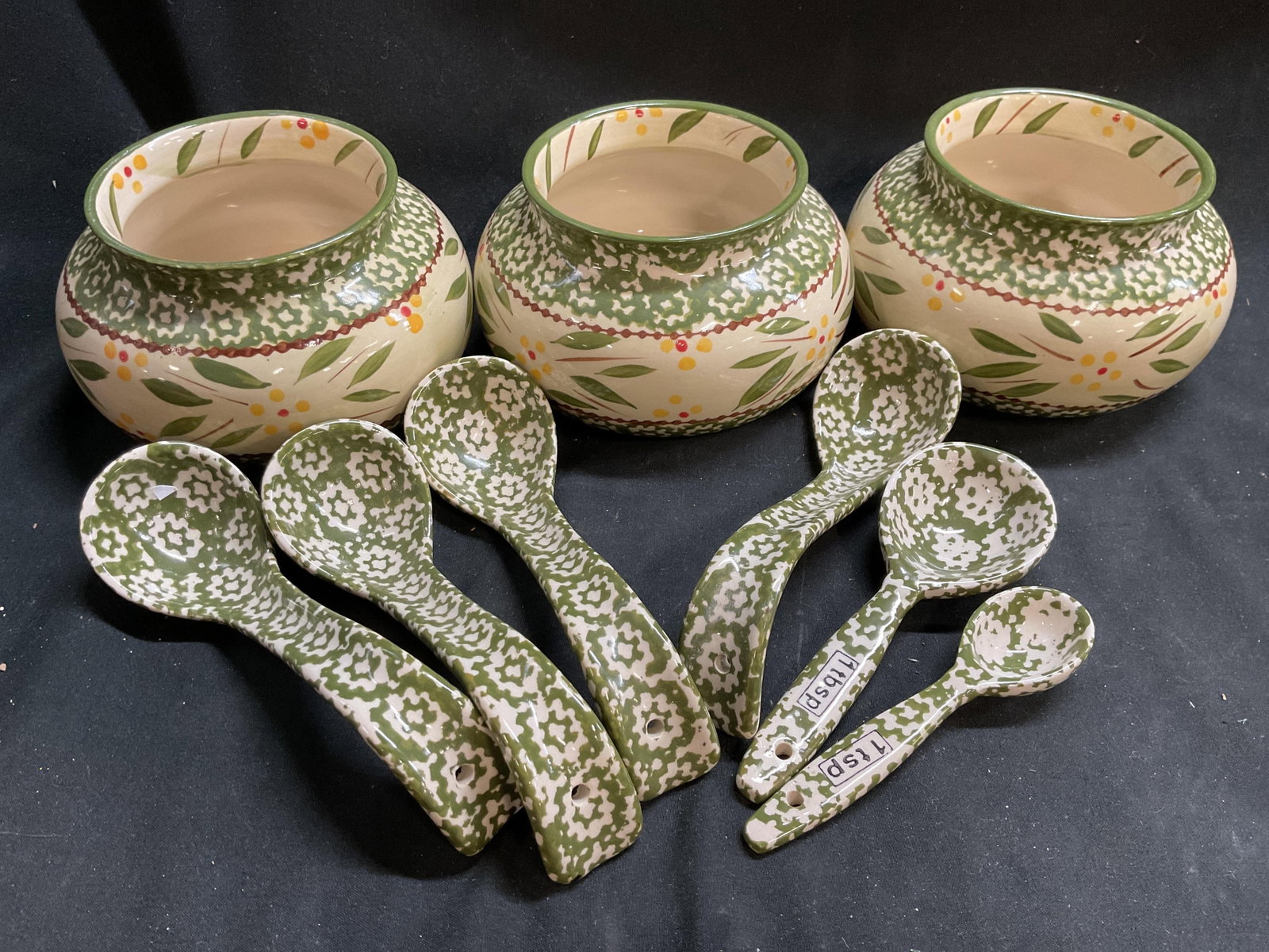 Set 9 Temptations ceramic stoneware bowls&spoons (1 of 10)