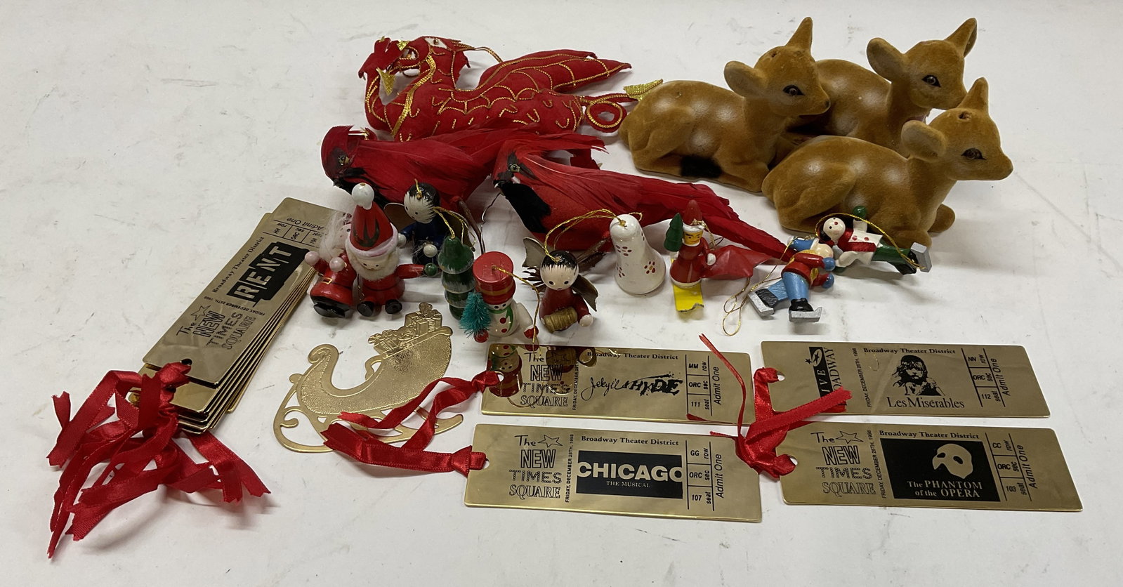 Lt 20+ Christmas Ornaments & Decor (1 of 11)