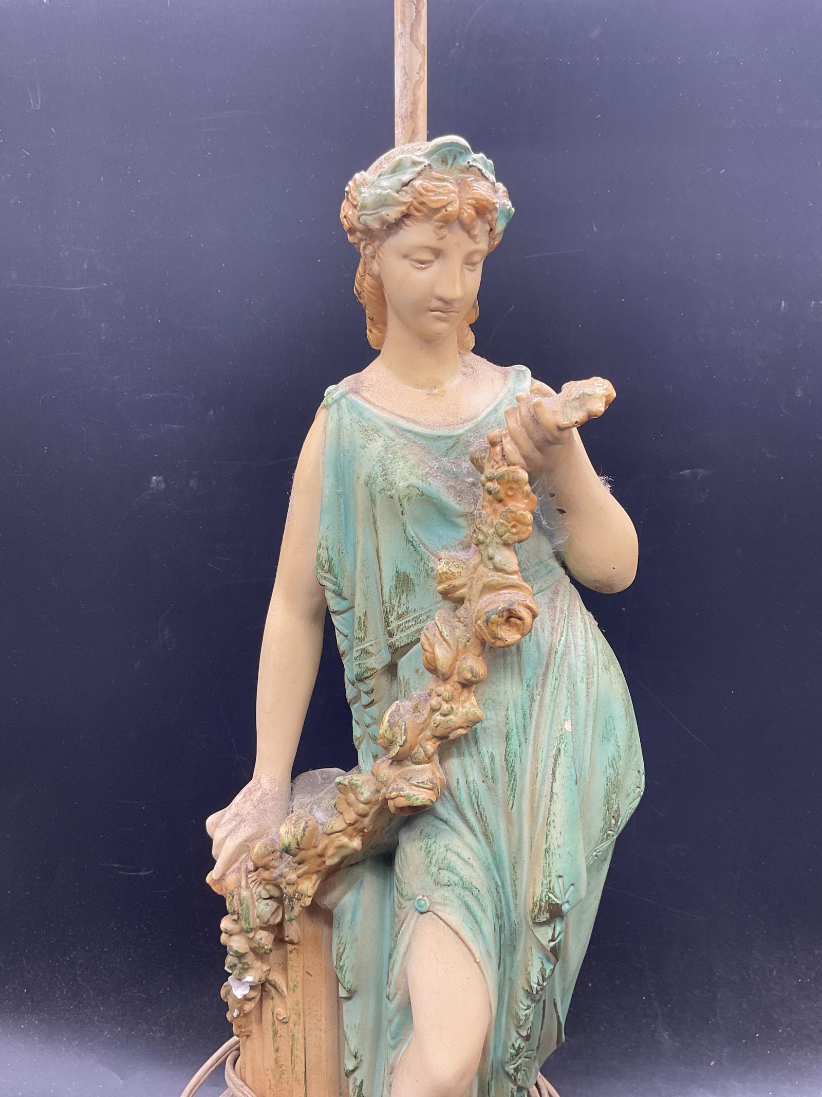 Vintage Classical Figure Table Lamp - 2