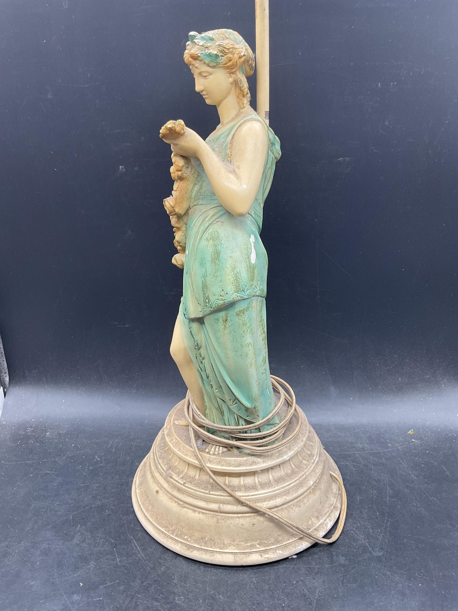 Vintage Classical Figure Table Lamp - 4
