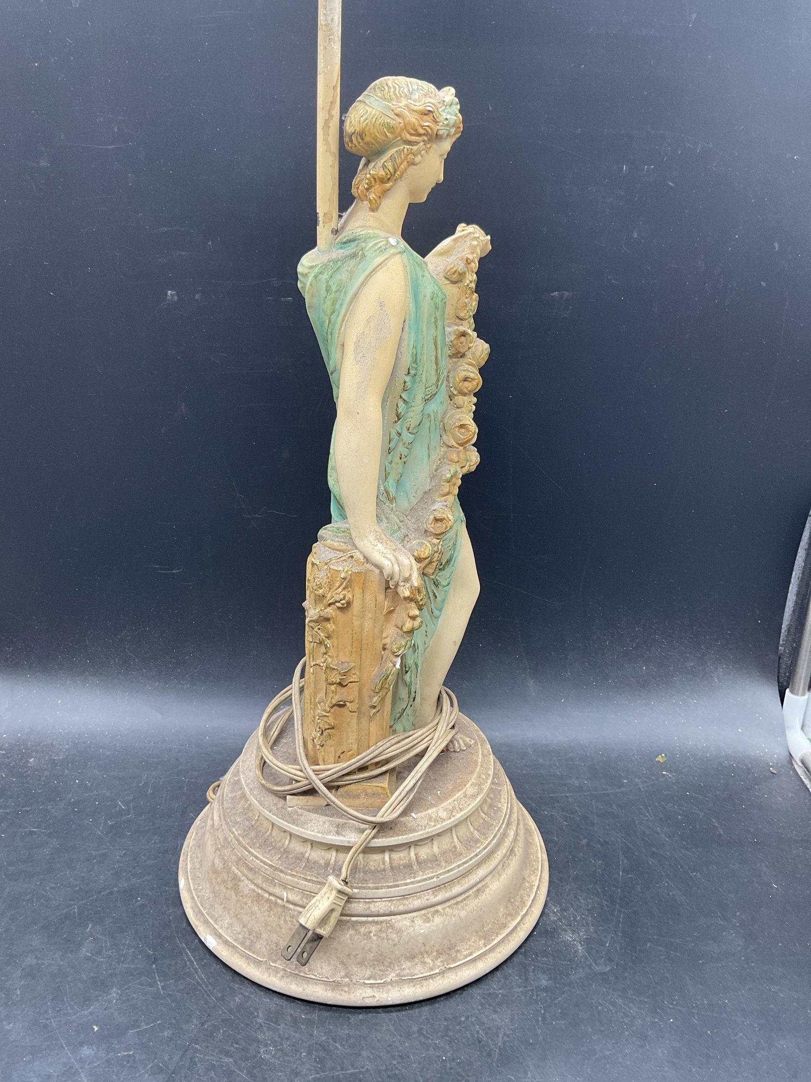 Vintage Classical Figure Table Lamp - 6
