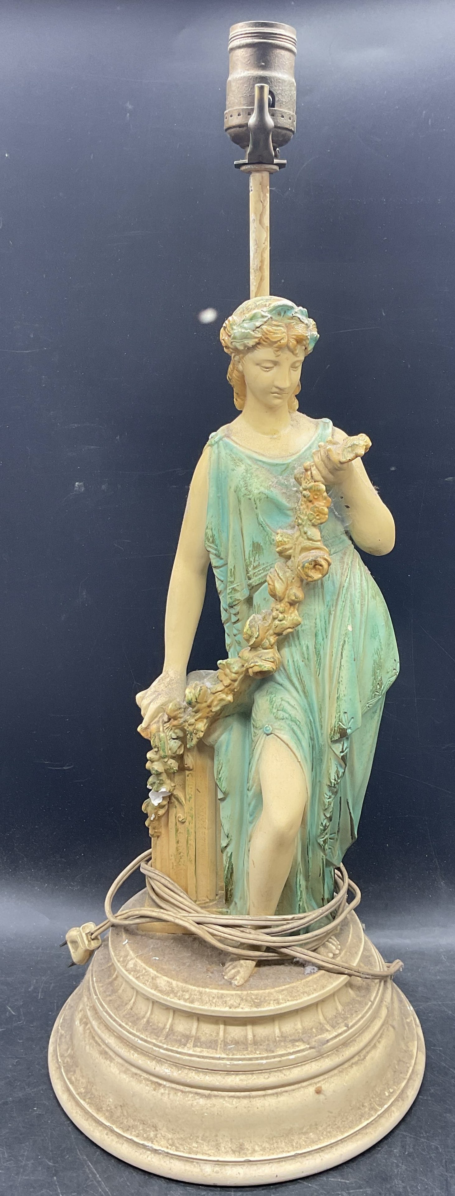 Vintage Classical Figure Table Lamp - 8