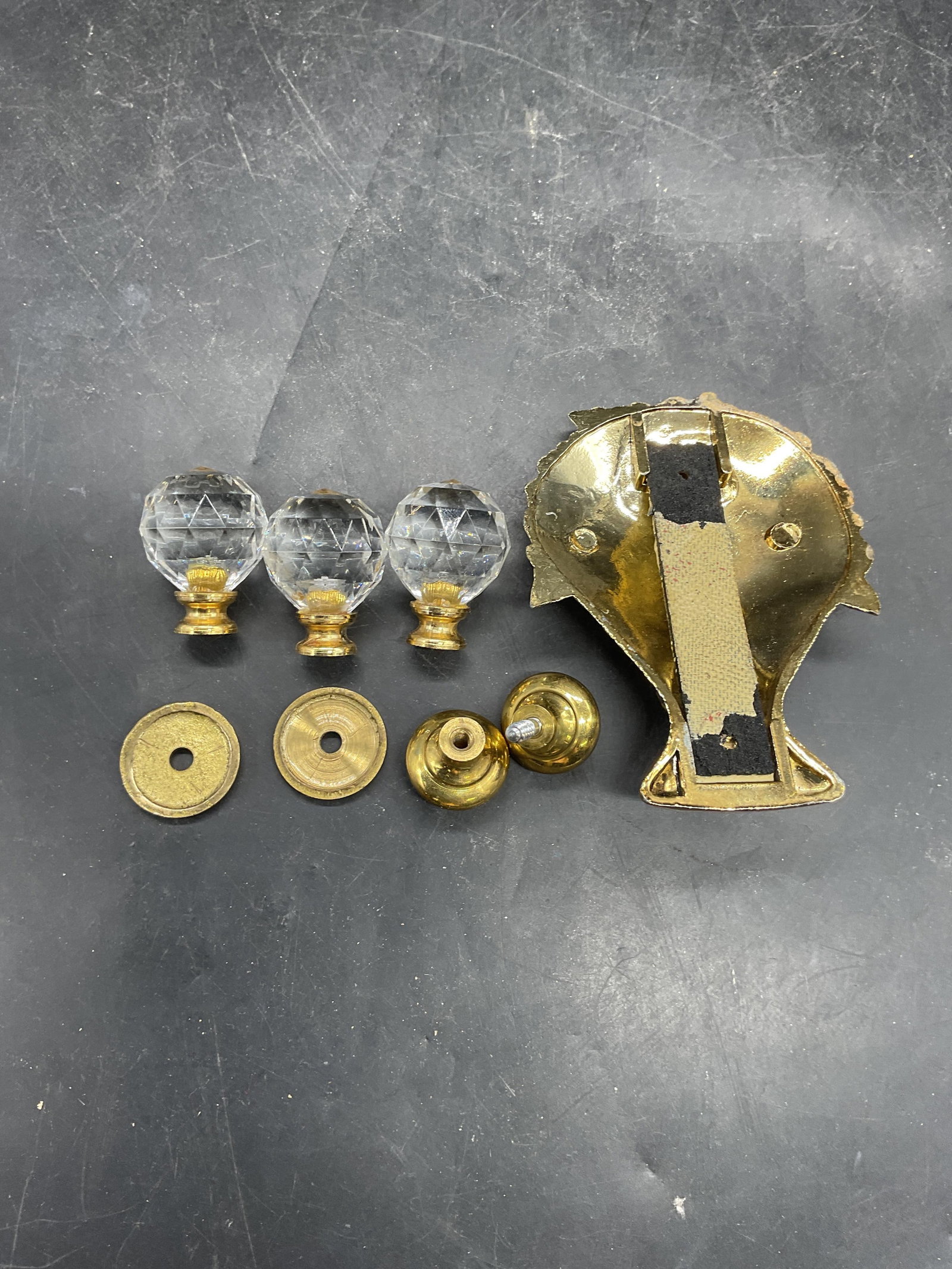 Lot 8 Architectural Salvage, Knobs & Hardware - 6